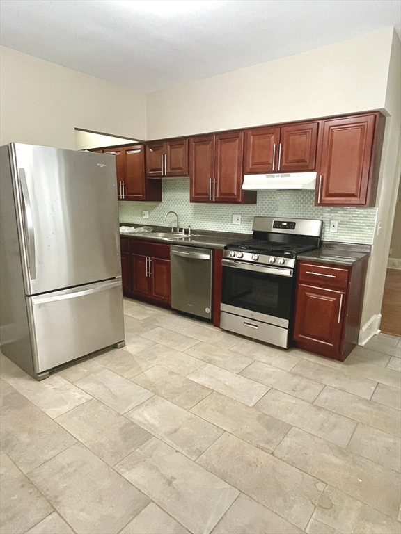 Somerville, Massachusetts, 02144, United States, 5 Bedrooms Bedrooms, ,3 BathroomsBathrooms,Residential,For Sale,1709211