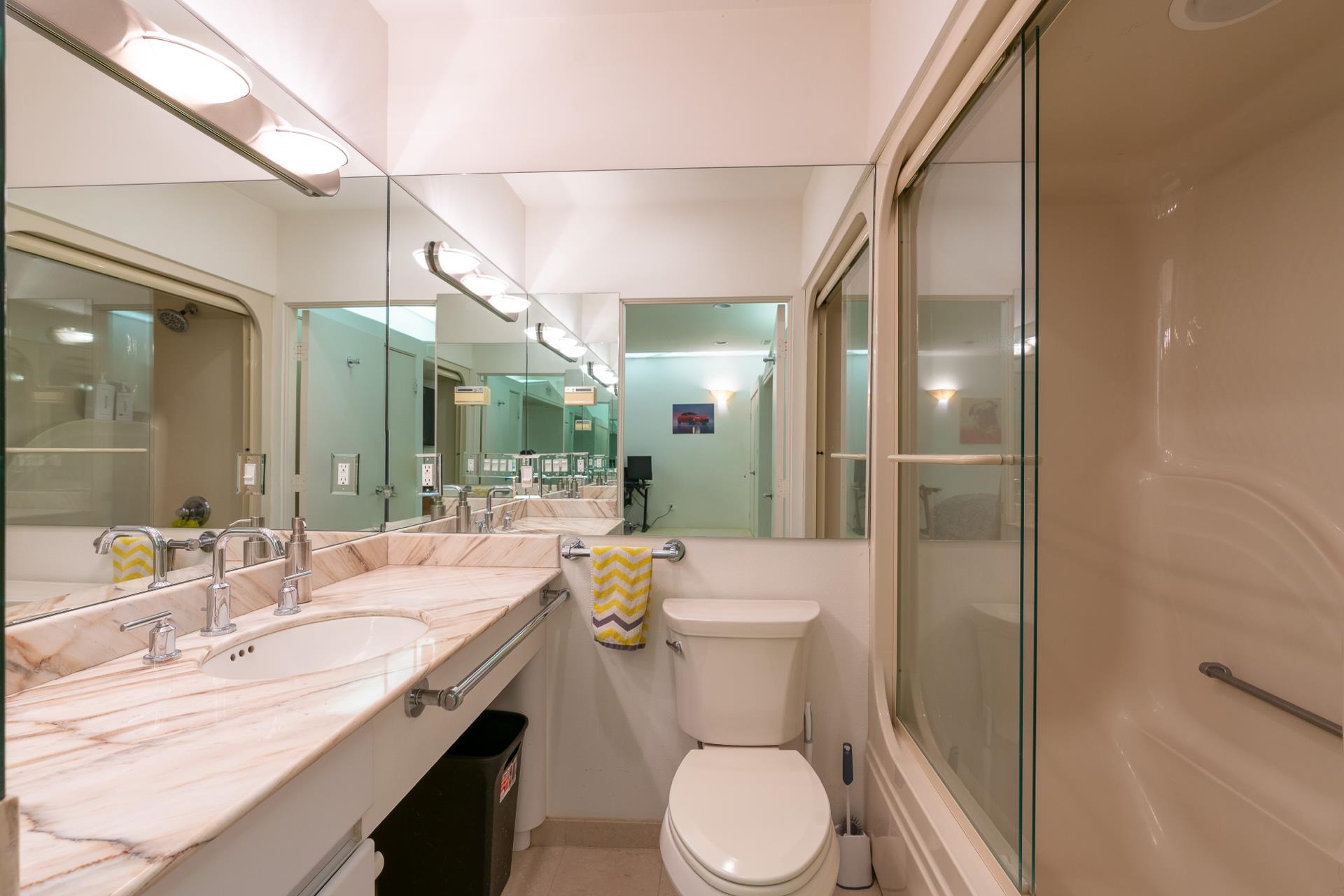 La Crosse, Wisconsin, 54601, United States, 4 Bedrooms Bedrooms, ,5 BathroomsBathrooms,Residential,For Sale,2049360