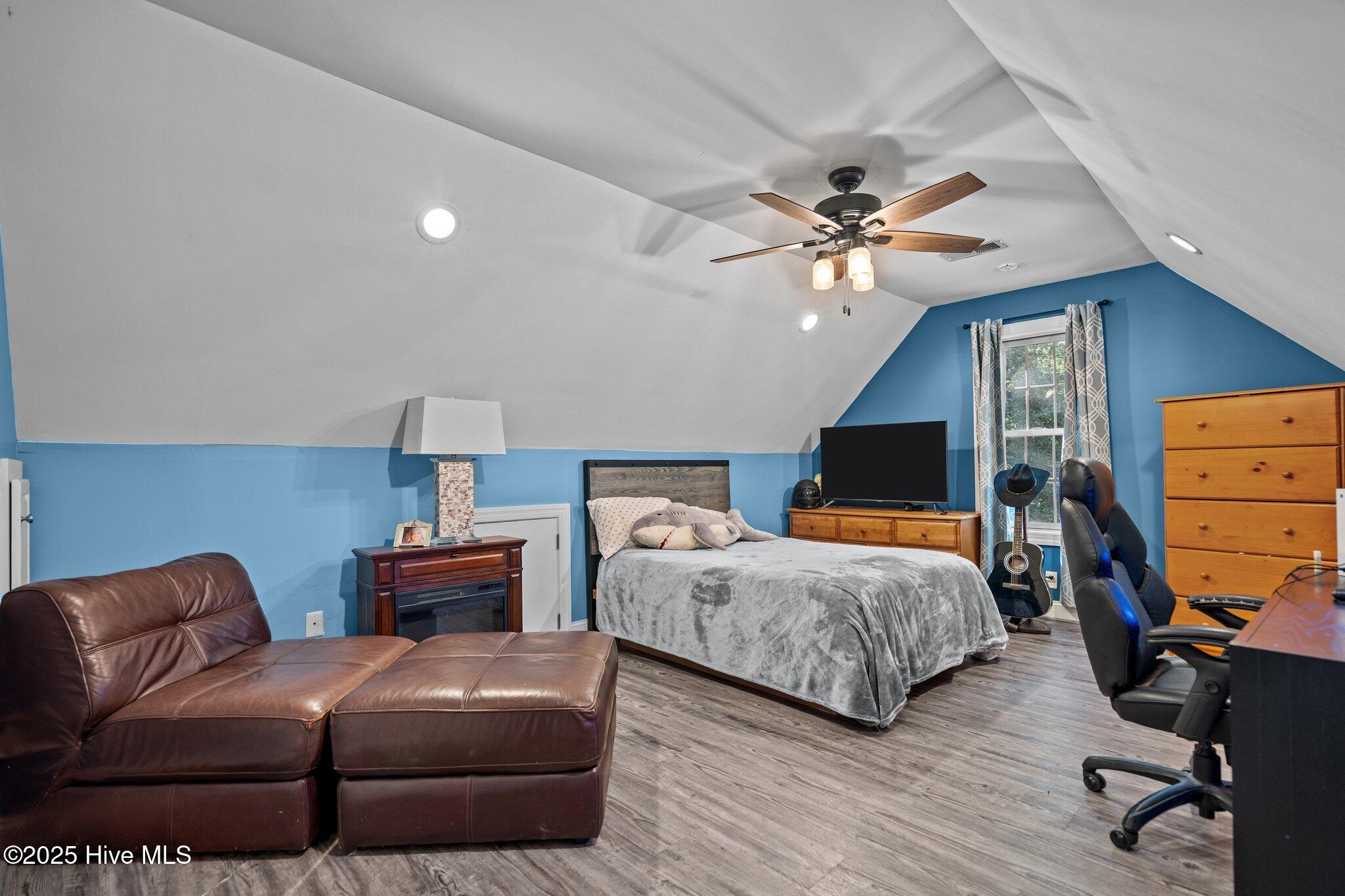 Wallace, North Carolina, 28466, United States, 4 Bedrooms Bedrooms, ,4 BathroomsBathrooms,Residential,For Sale,1930651