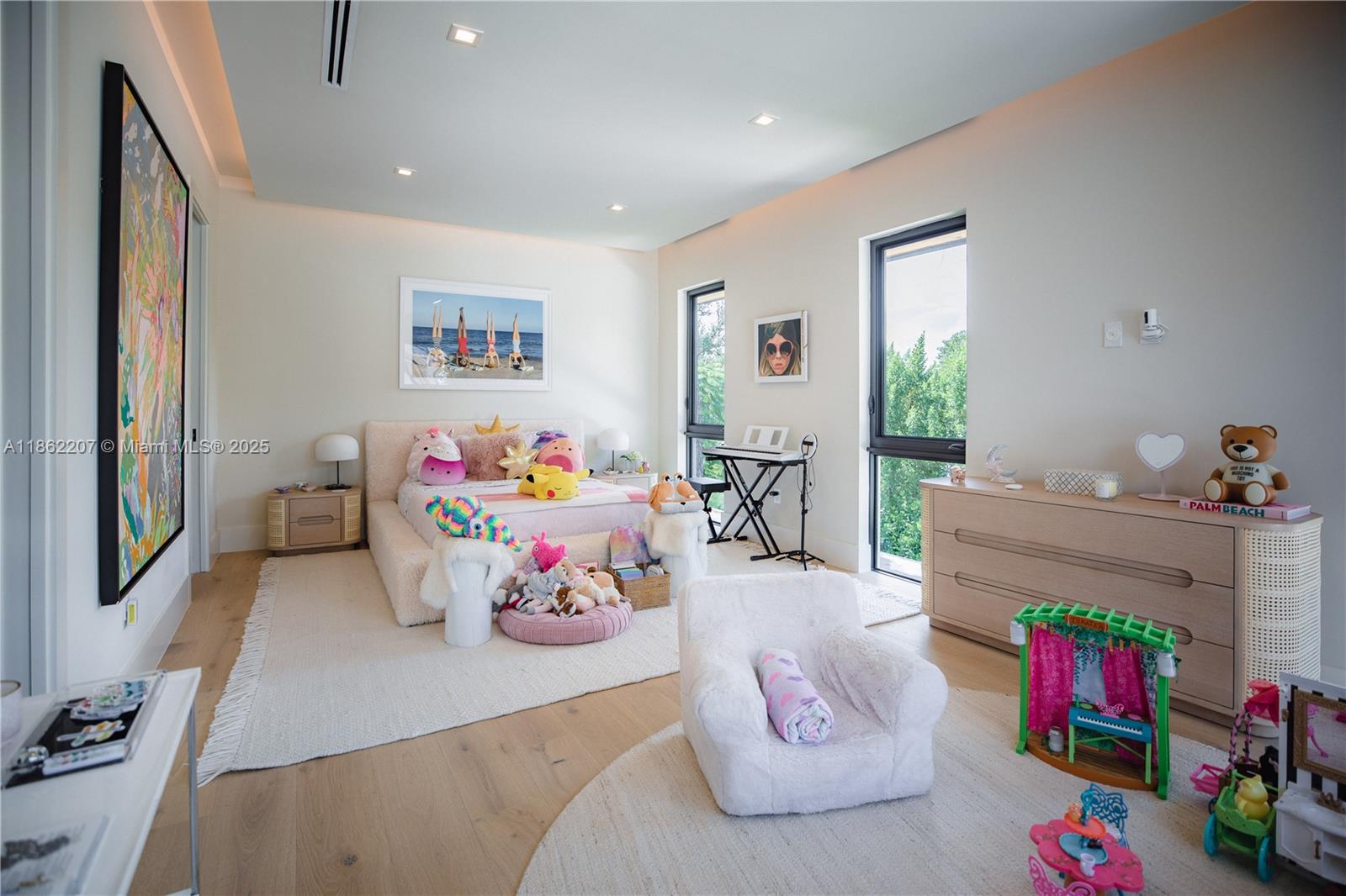South Miami, Florida, 33143, United States, 6 Bedrooms Bedrooms, ,7 BathroomsBathrooms,Residential,For Sale,1925819