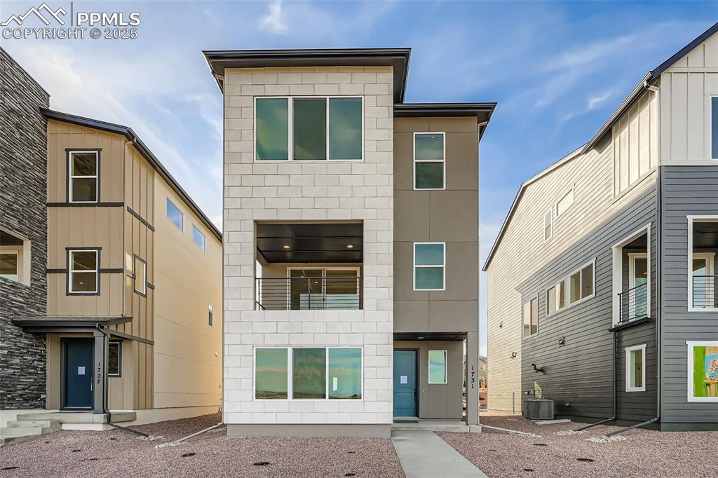 Colorado Springs, Colorado, 80905, United States, 4 Bedrooms Bedrooms, ,2 BathroomsBathrooms,Residential,For Sale,1998498