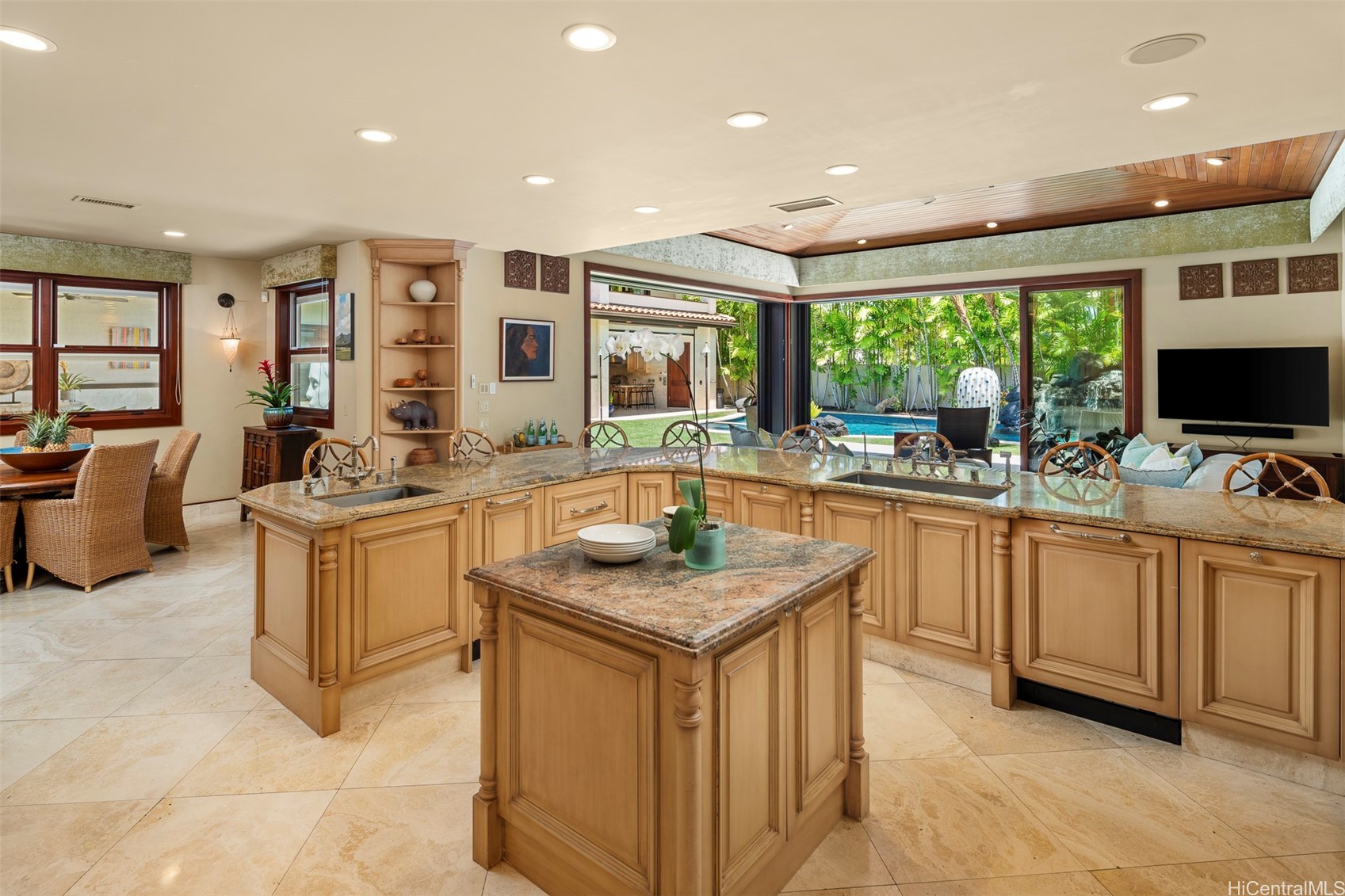Honolulu, Hawaii, 96816, United States, 5 Bedrooms Bedrooms, ,8 BathroomsBathrooms,Residential,For Sale,1859749