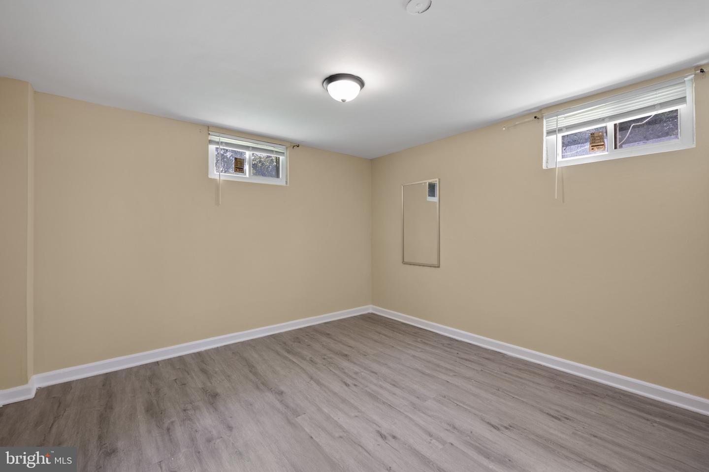 Silver Spring, Maryland, 20902, United States, 4 Bedrooms Bedrooms, ,3 BathroomsBathrooms,Residential,For Sale,1933511