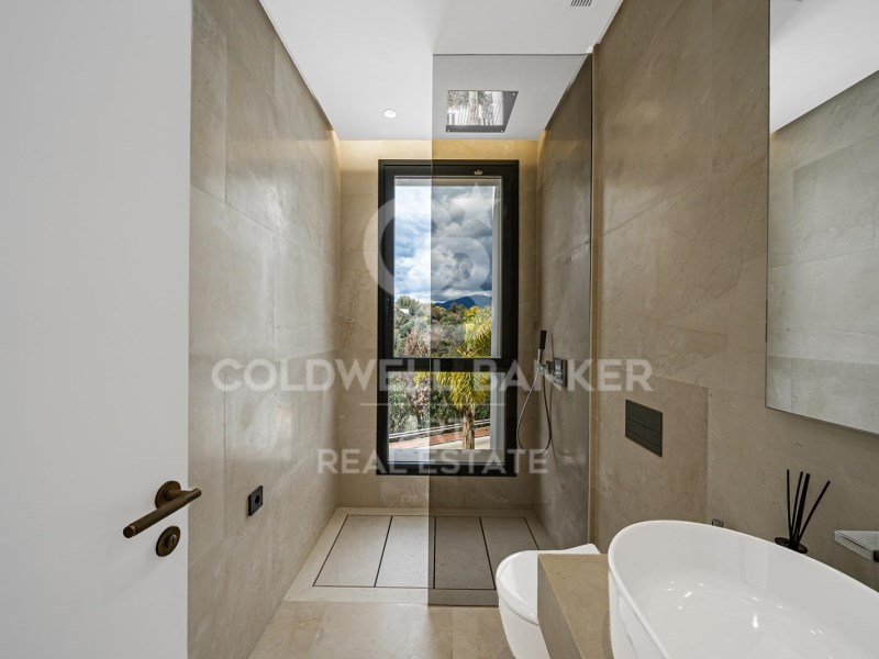 Marbella, Andalusia, ES, 6 Bedrooms Bedrooms, ,6 BathroomsBathrooms,Residential,For Sale,1898329