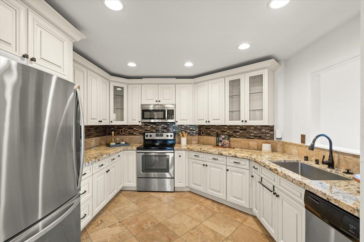 San Jose, California, 95124, United States, 2 Bedrooms Bedrooms, ,2 BathroomsBathrooms,Residential,For Sale,1712924