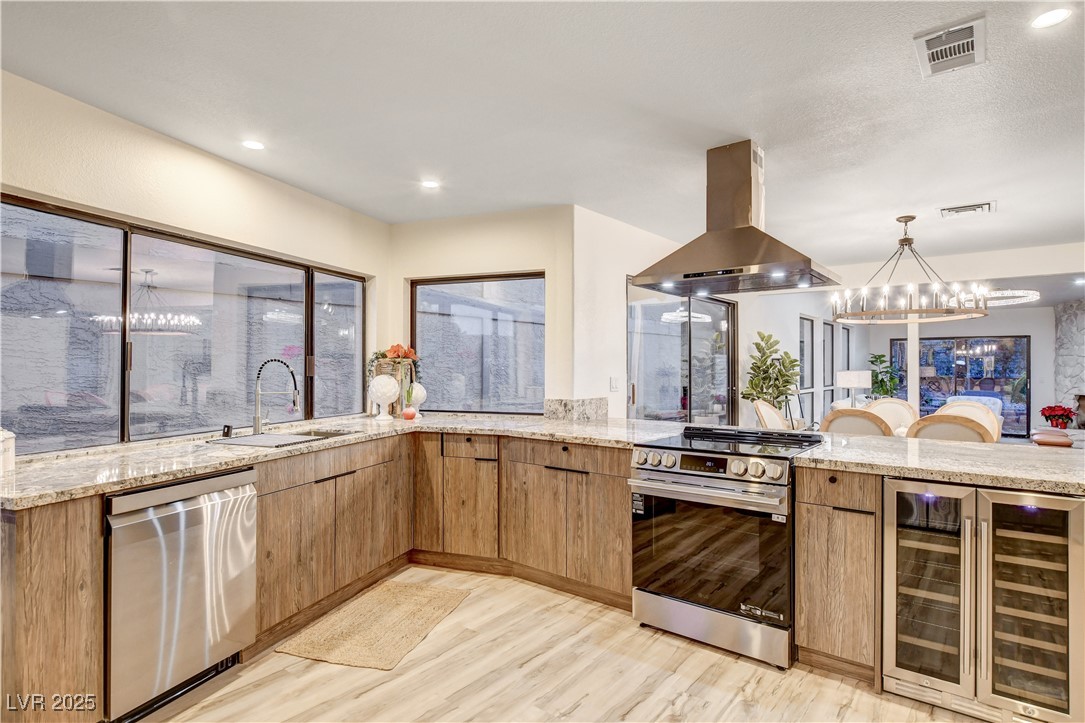 Las Vegas, Nevada, 89102, United States, 2 Bedrooms Bedrooms, ,2 BathroomsBathrooms,Residential,For Sale,2002910