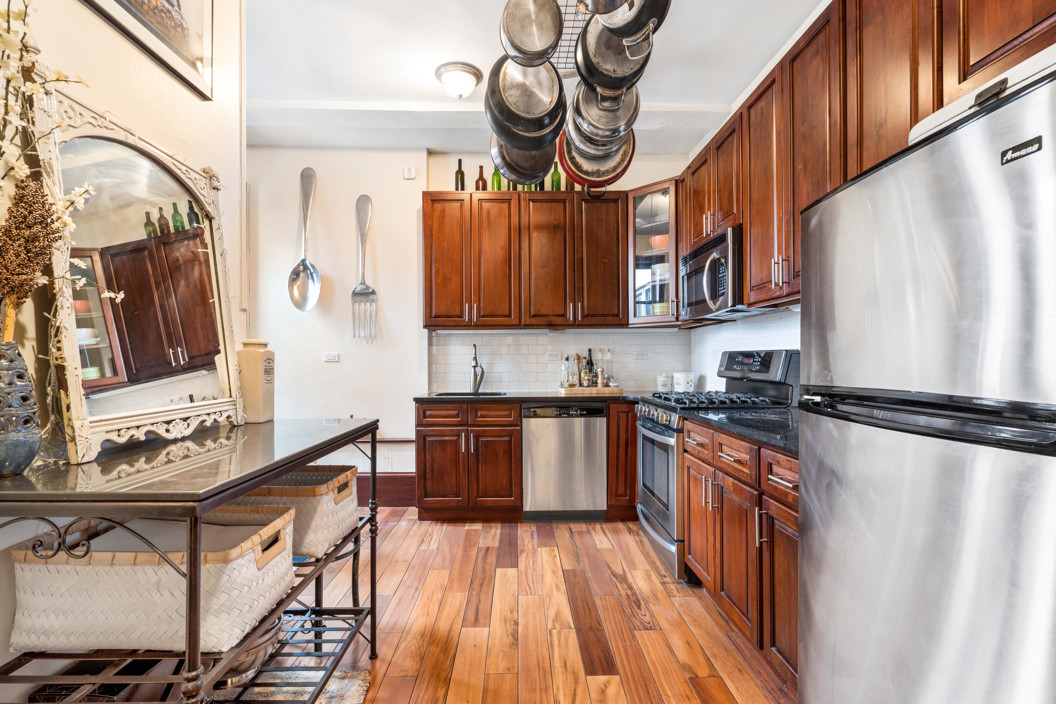  790 Riverside Drive - 物件實景