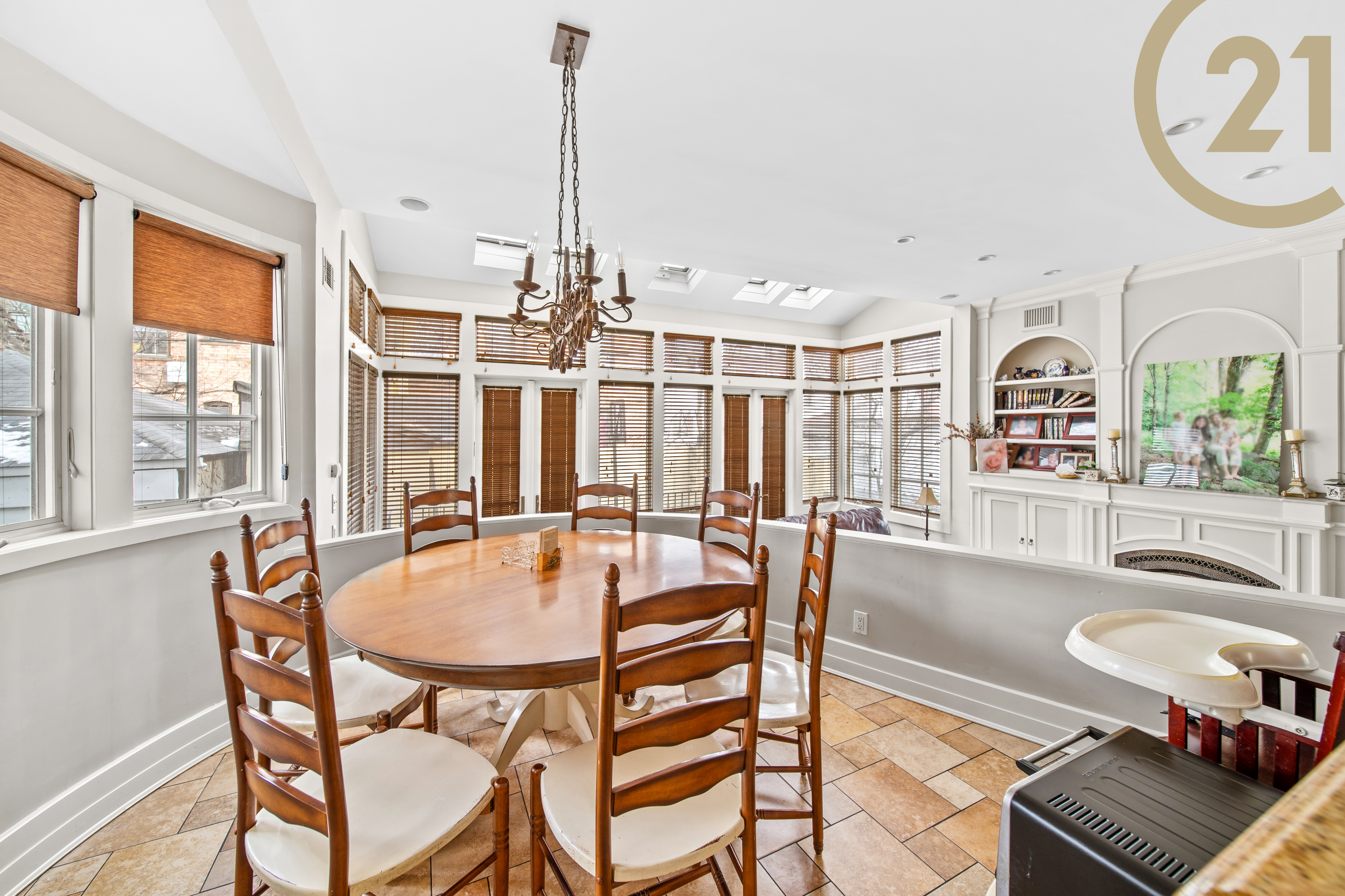 Brooklyn, New York, 11210, United States, 7 Bedrooms Bedrooms, ,5 BathroomsBathrooms,Residential,For Sale,1895266