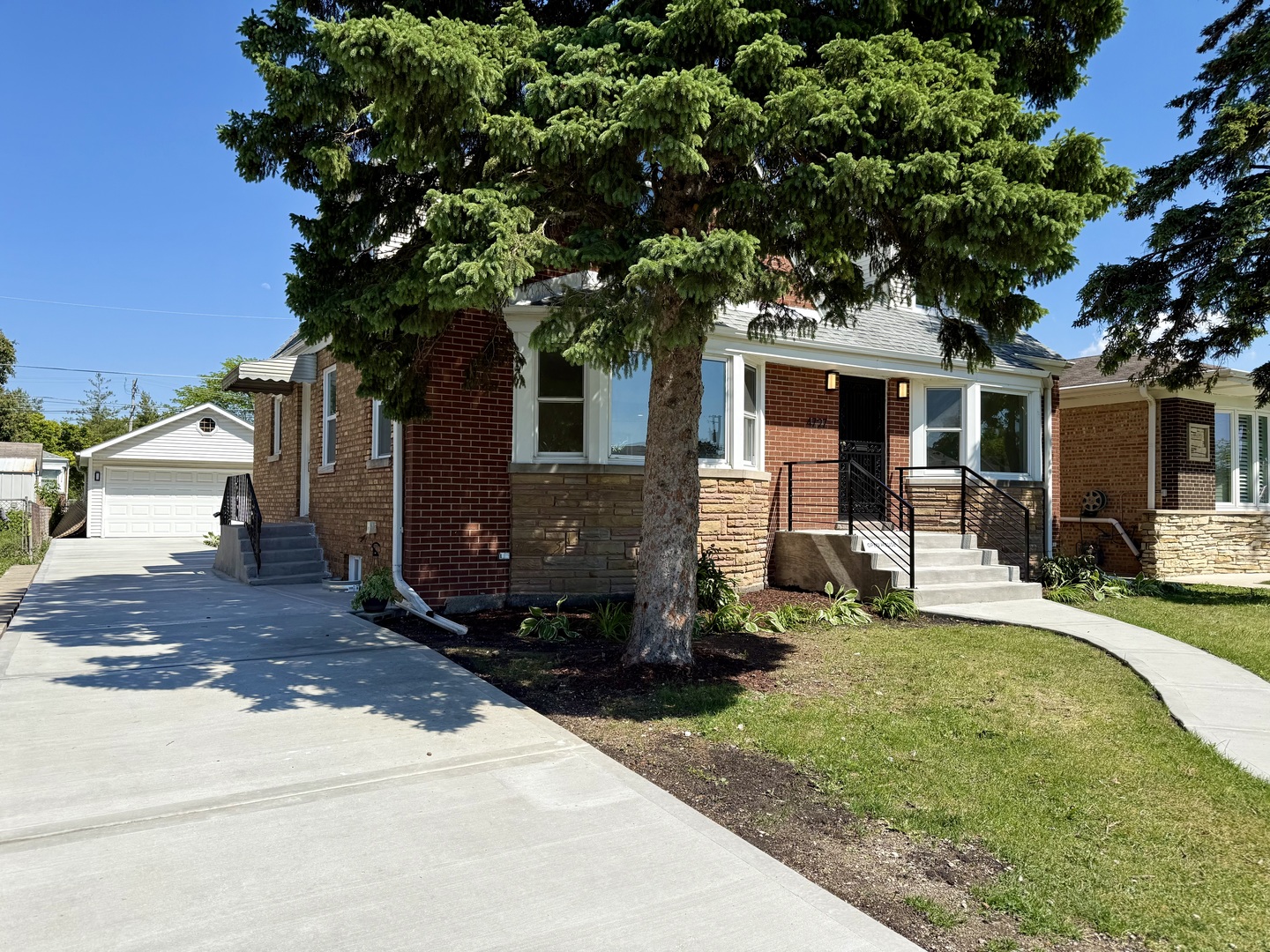 Harwood Heights, Illinois, 60706, United States, 4 Bedrooms Bedrooms, ,3 BathroomsBathrooms,Residential,For Sale,2048465