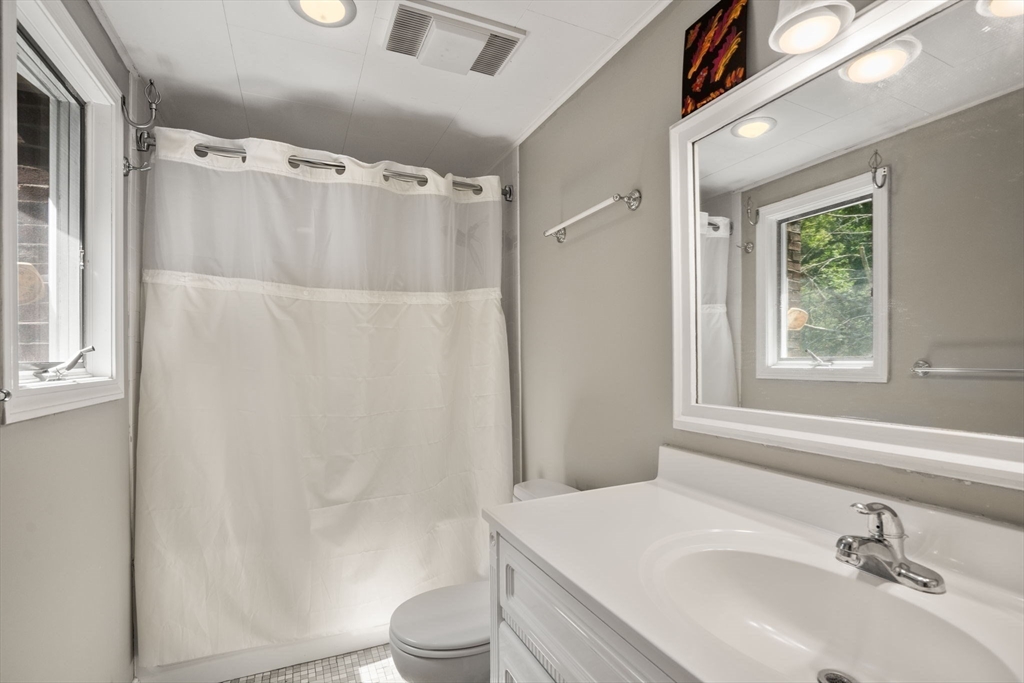 Holland, Massachusetts, 01521, United States, 7 Bedrooms Bedrooms, ,6 BathroomsBathrooms,Residential,For Sale,1941756