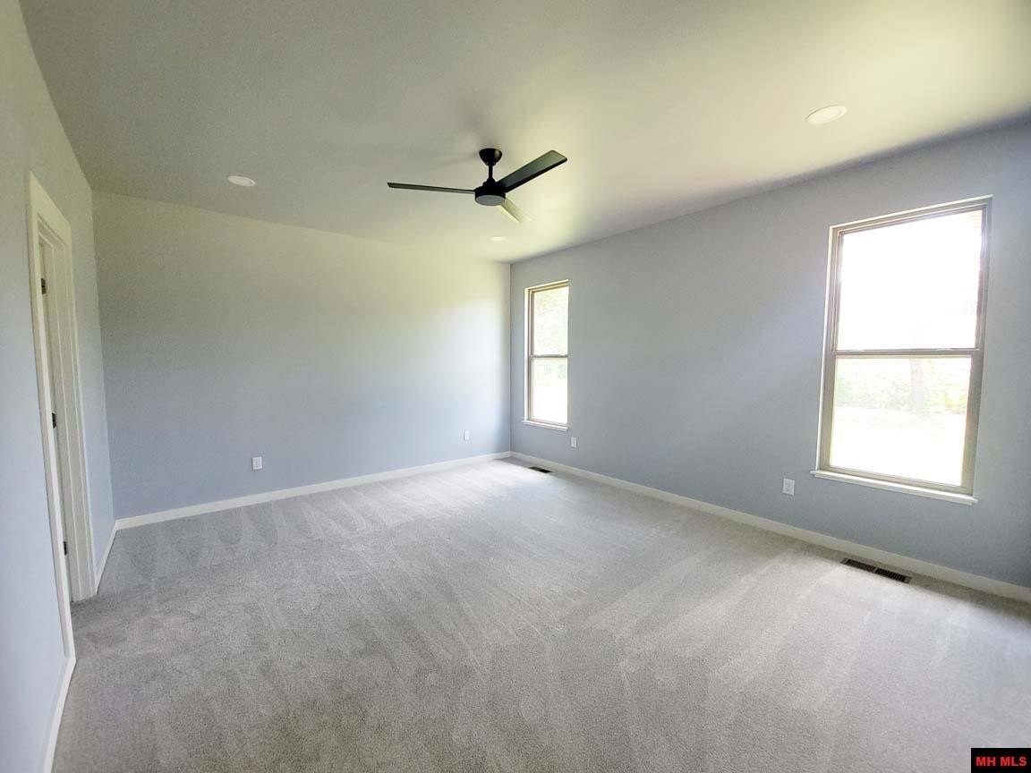 Mountain Home, Arkansas, 72653, United States, 3 Bedrooms Bedrooms, ,2 BathroomsBathrooms,Residential,For Sale,1983473