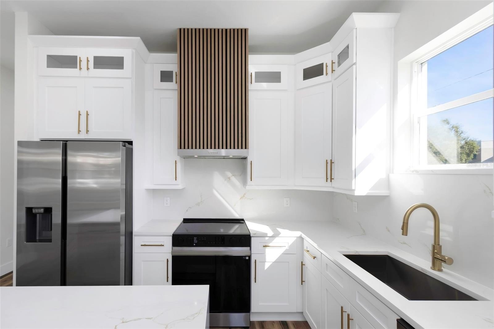 ST PETERSBURG, Florida, 33705, United States, 3 Bedrooms Bedrooms, ,2 BathroomsBathrooms,Residential,For Sale,1989946