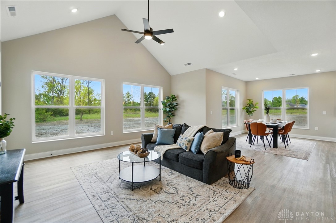 Springfield, Ohio, 45502, United States, 3 Bedrooms Bedrooms, ,3 BathroomsBathrooms,Residential,For Sale,1987754