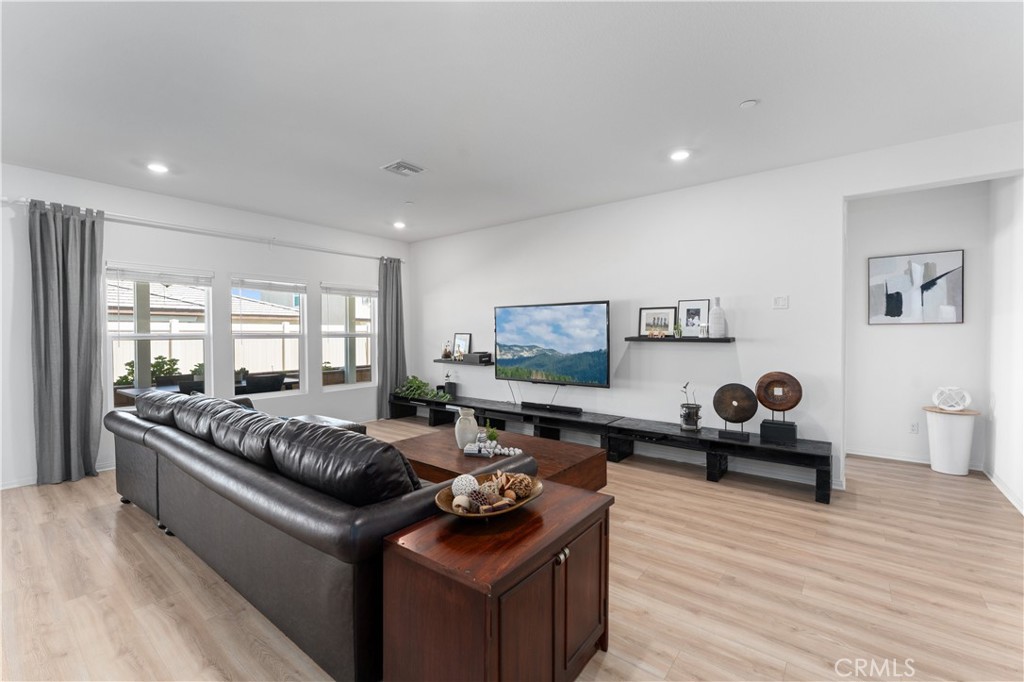 Menifee, California, 92584, United States, 4 Bedrooms Bedrooms, ,2 BathroomsBathrooms,Residential,For Sale,1901372