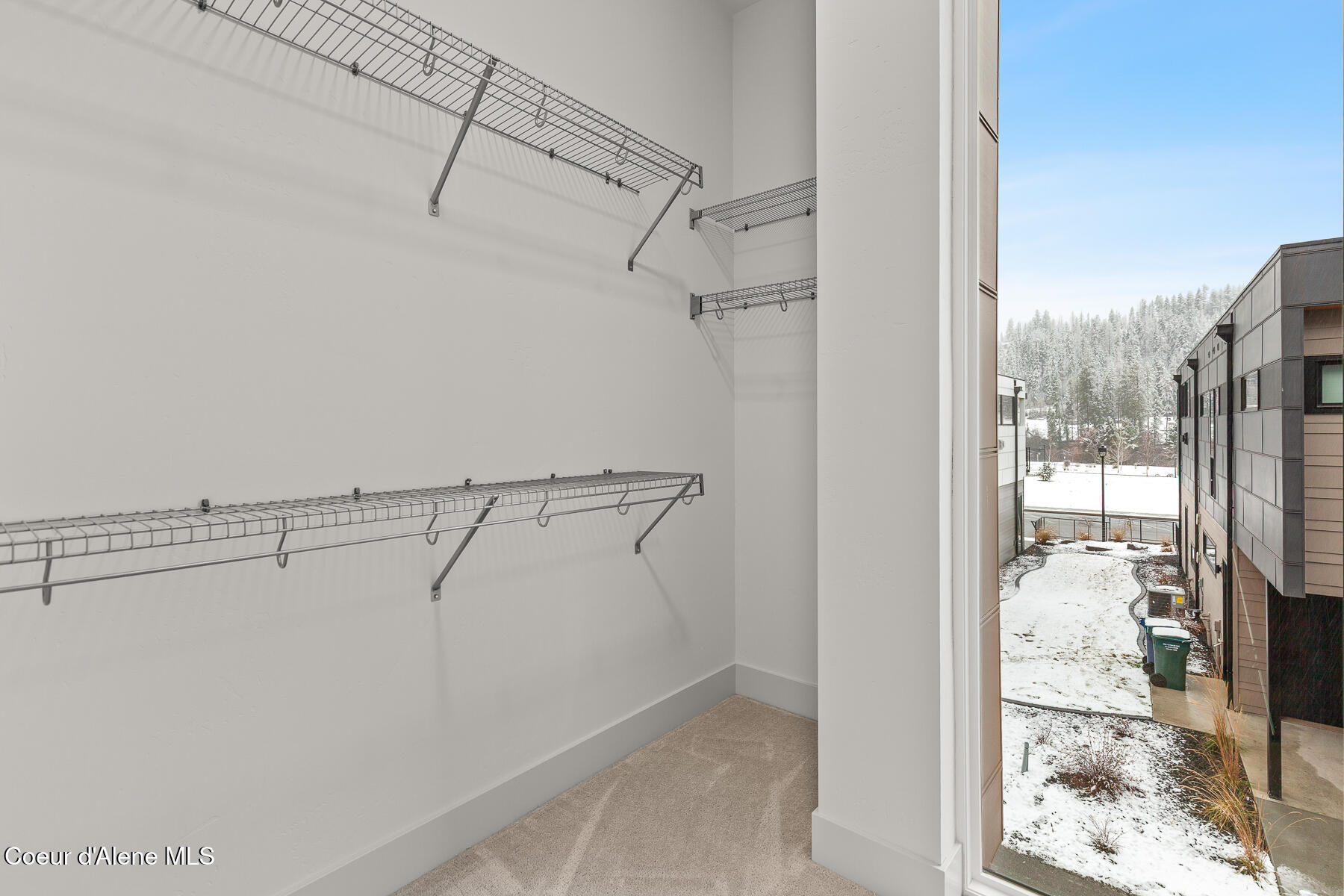 Coeur d'Alene, Idaho, 83814, United States, 3 Bedrooms Bedrooms, ,4 BathroomsBathrooms,Residential,For Sale,2002560