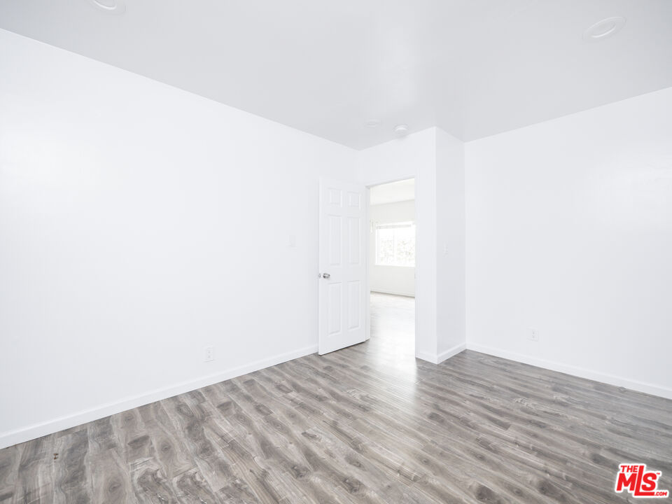 Los Angeles, California, 90066, United States, 4 Bedrooms Bedrooms, ,Residential,For Sale,1705124