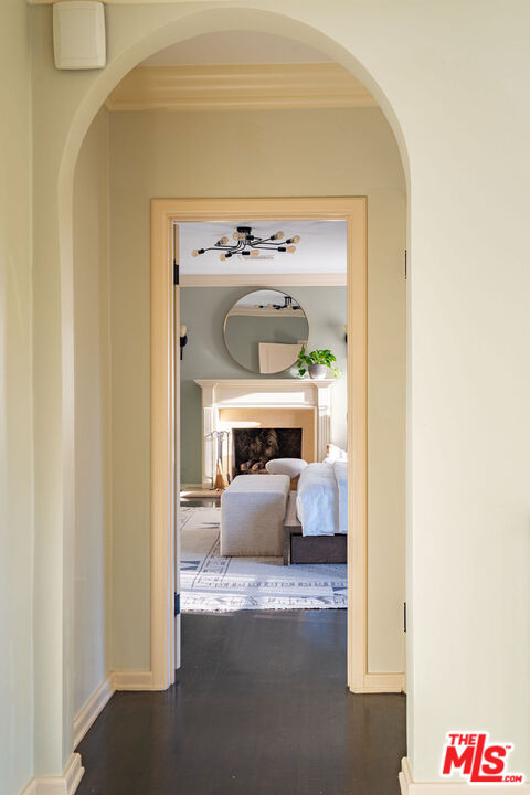 Los Angeles, California, 90004, United States, 4 Bedrooms Bedrooms, ,5 BathroomsBathrooms,Residential,For Sale,1989433