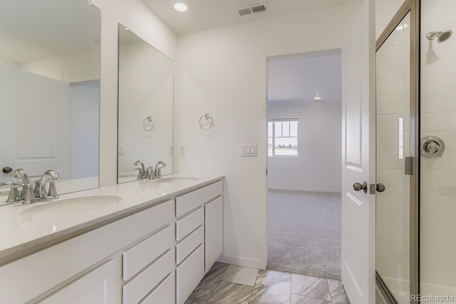 Thornton, Colorado, 80602, United States, 3 Bedrooms Bedrooms, ,2 BathroomsBathrooms,Residential,For Sale,1940914