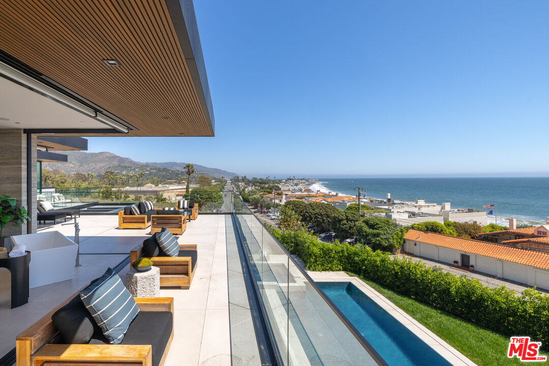 Malibu, California, 90265, United States, 5 Bedrooms Bedrooms, ,10 BathroomsBathrooms,Residential,For Sale,1707540