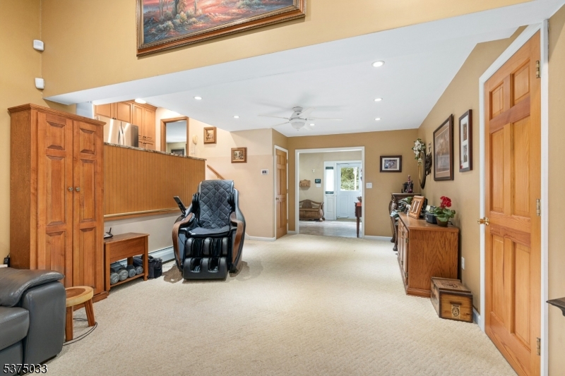 Rockaway Twp., New Jersey, 07866, United States, 3 Bedrooms Bedrooms, ,3 BathroomsBathrooms,Residential,For Sale,1906330