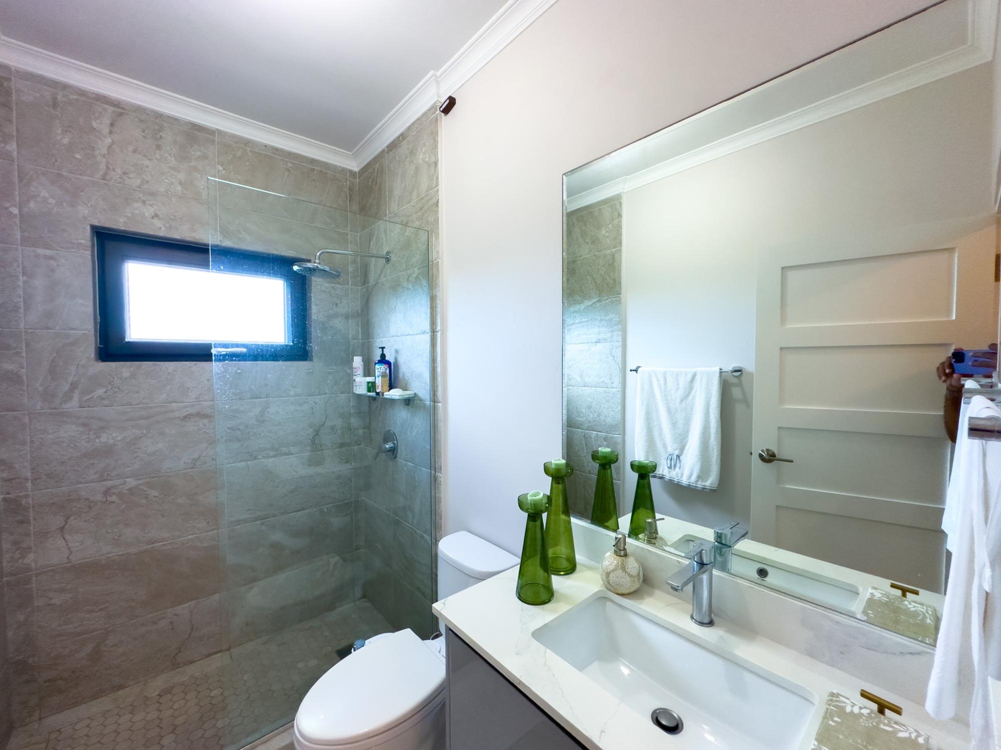 Kingston & St. Andrew, JM, 4 Bedrooms Bedrooms, ,5 BathroomsBathrooms,Residential,For Sale,1837675