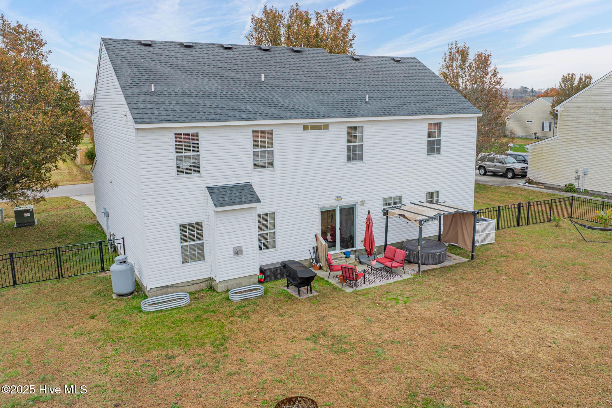 Moyock, North Carolina, 27958, United States, 6 Bedrooms Bedrooms, ,3 BathroomsBathrooms,Residential,For Sale,1997341