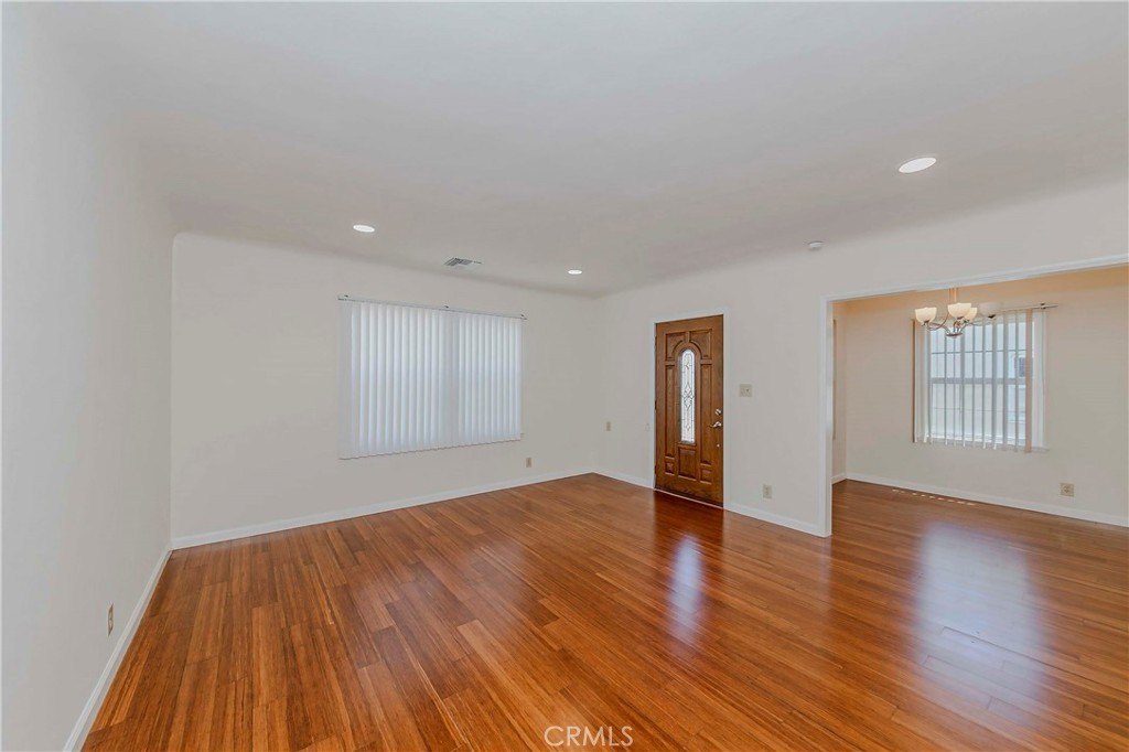 La Crescenta, California, 91214, United States, 3 Bedrooms Bedrooms, ,2 BathroomsBathrooms,Residential,For Sale,1926243