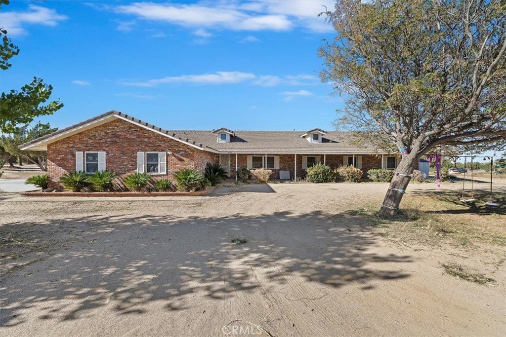 Hesperia, California, 92344, United States, 4 Bedrooms Bedrooms, ,2 BathroomsBathrooms,Residential,For Sale,1992060