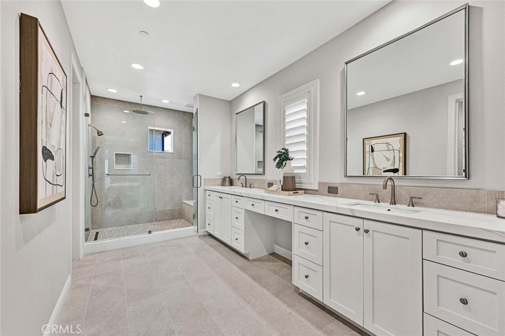 Lake Forest, California, 92630, United States, 4 Bedrooms Bedrooms, ,5 BathroomsBathrooms,Residential,For Sale,1988147