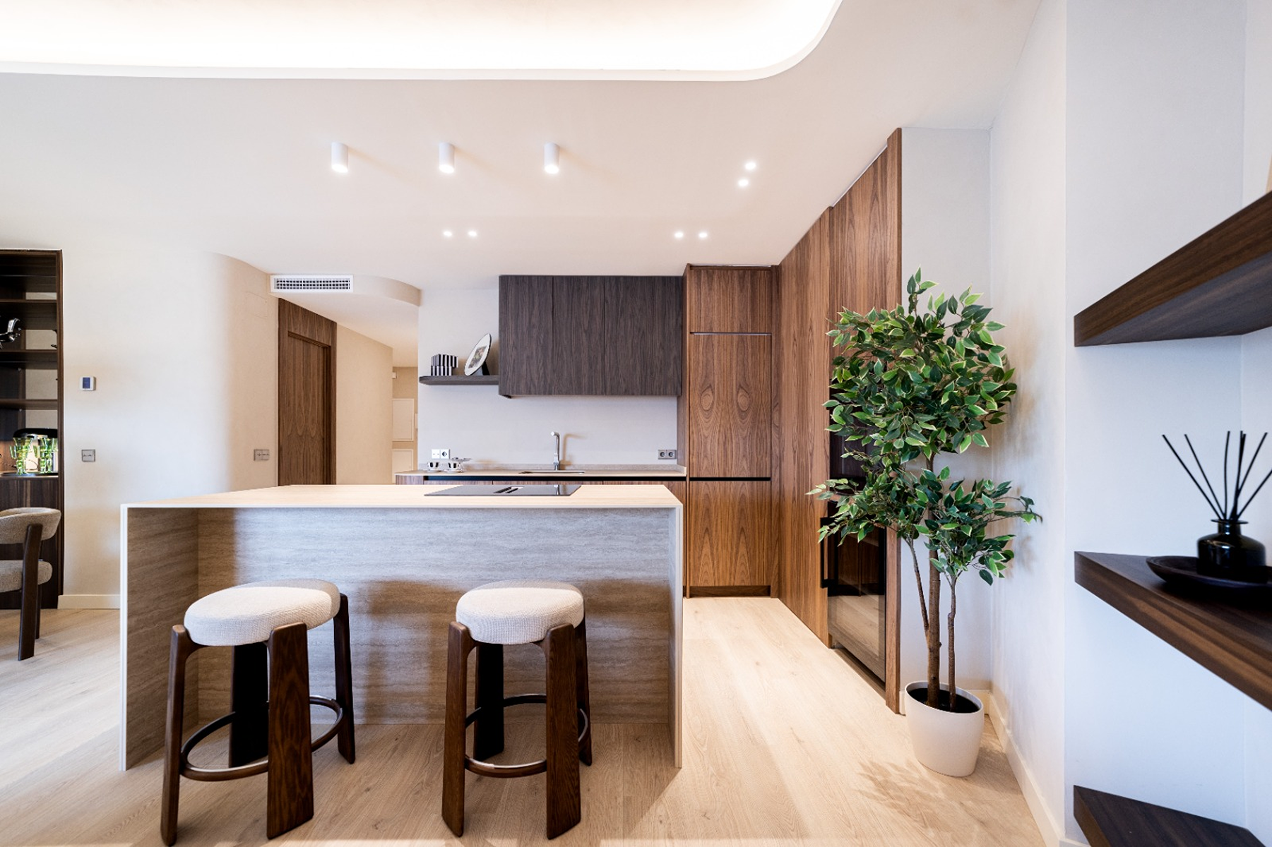  Newly renovated flat, 7th floor exterior, south-facing - 物件實景