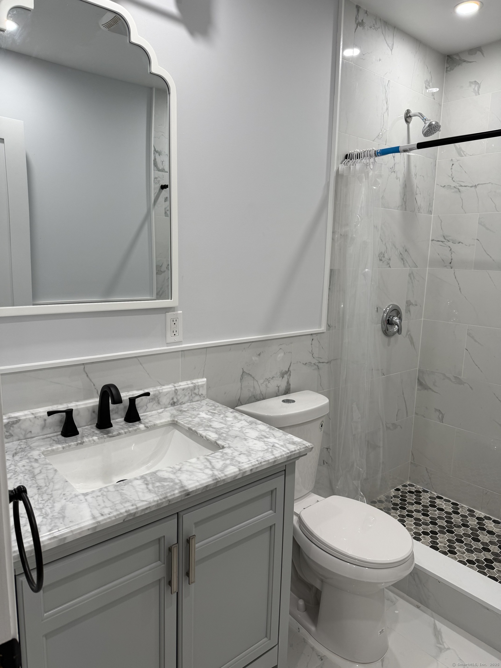 Waterbury, Connecticut, 06704, United States, 12 Bedrooms Bedrooms, ,3 BathroomsBathrooms,Residential,For Sale,1920350