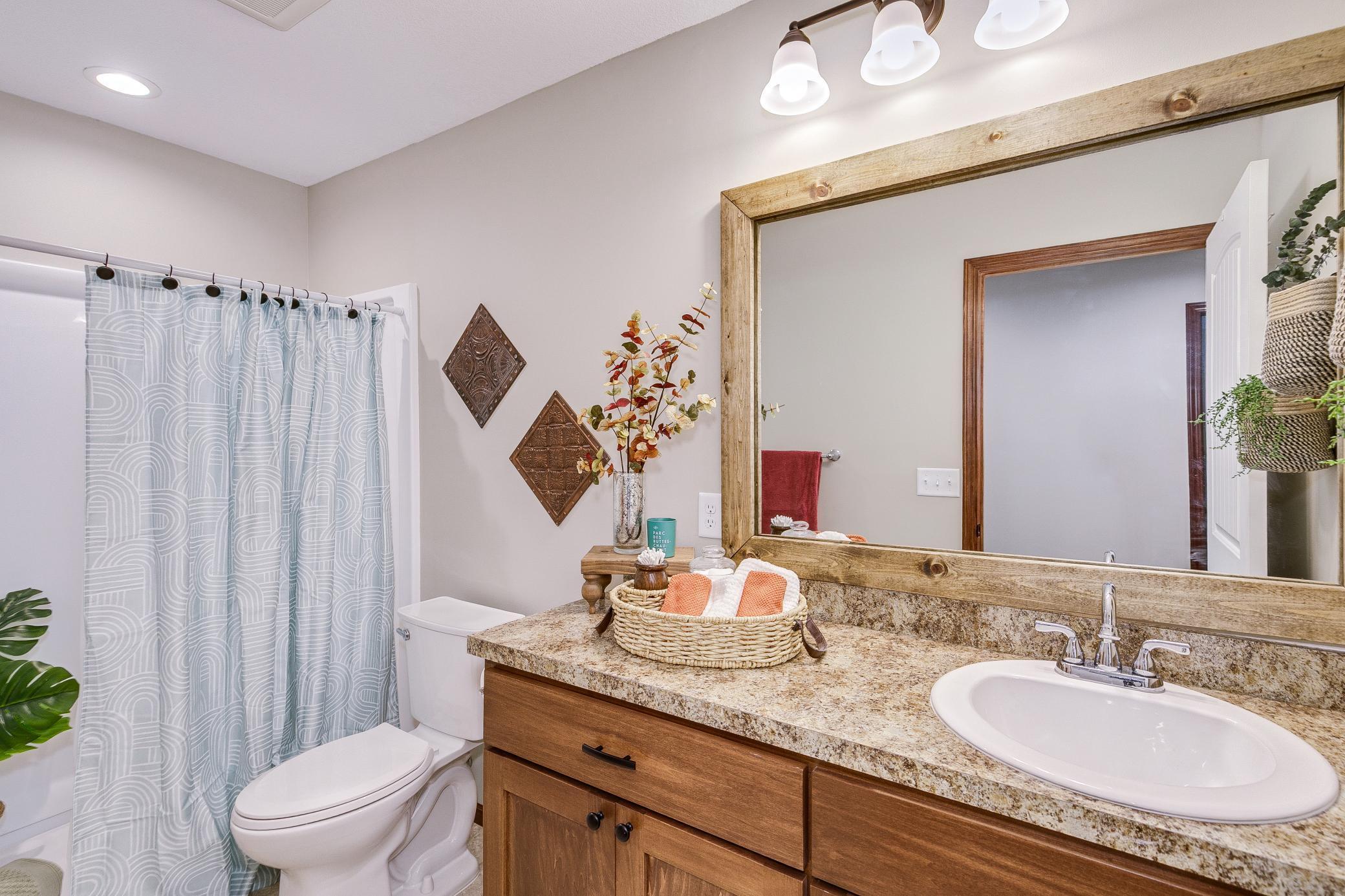Blaine, Minnesota, 55434, United States, 3 Bedrooms Bedrooms, ,2 BathroomsBathrooms,Residential,For Sale,1933012