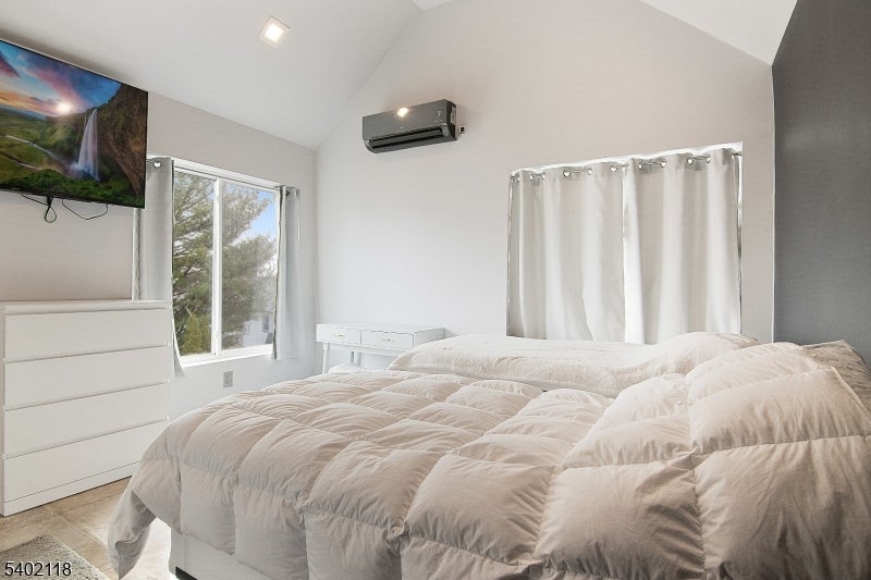 West Orange Twp., New Jersey, 07052, United States, 4 Bedrooms Bedrooms, ,3 BathroomsBathrooms,Residential,For Sale,2005893