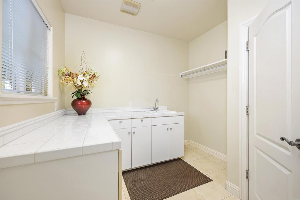 Vista, California, 92084, United States, 5 Bedrooms Bedrooms, ,4 BathroomsBathrooms,Residential,For Sale,1805351