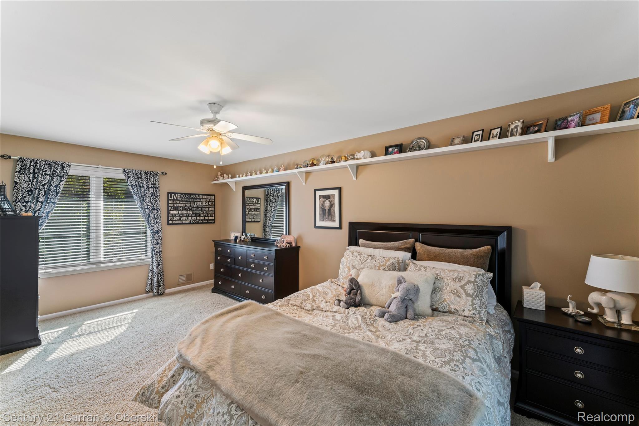 Commerce Charter Township, Michigan, 48382, United States, 4 Bedrooms Bedrooms, ,5 BathroomsBathrooms,Residential,For Sale,1974674