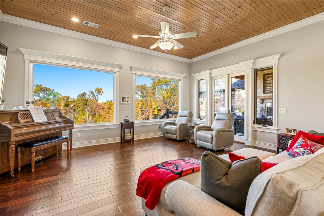 Rogers, Arkansas, 72756, United States, 4 Bedrooms Bedrooms, ,6 BathroomsBathrooms,Residential,For Sale,1987603