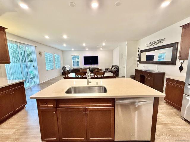 El Cajon, California, 92020, United States, 3 Bedrooms Bedrooms, ,3 BathroomsBathrooms,Residential,For Sale,2007807