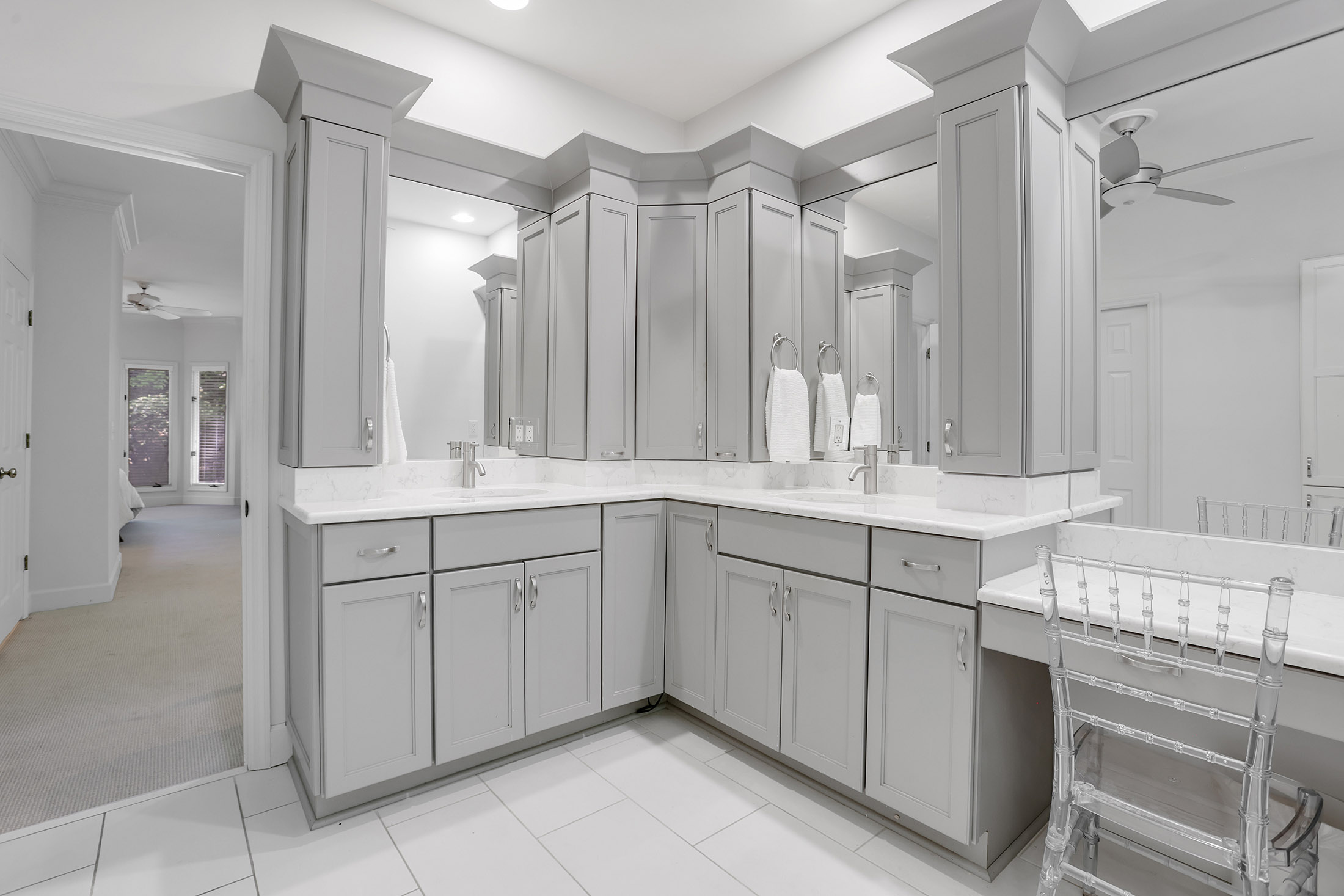  Glen Errol Gem with Daylight Basement and Expansion Potential - 物件實景