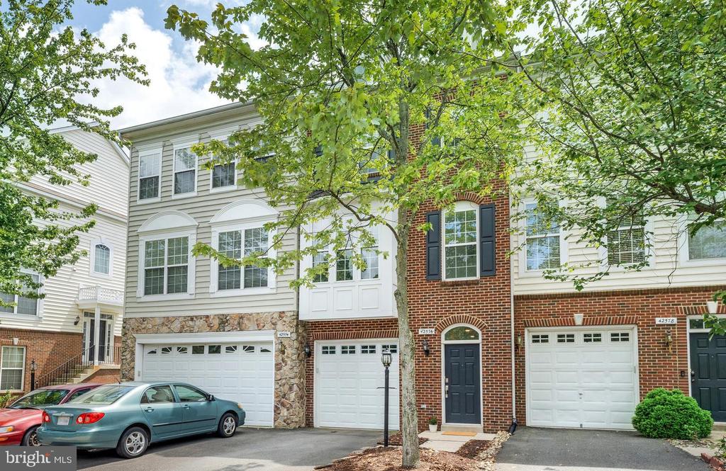 Brambleton, Virginia, 20148, United States, 3 Bedrooms Bedrooms, ,4 BathroomsBathrooms,Residential,For Sale,1916564
