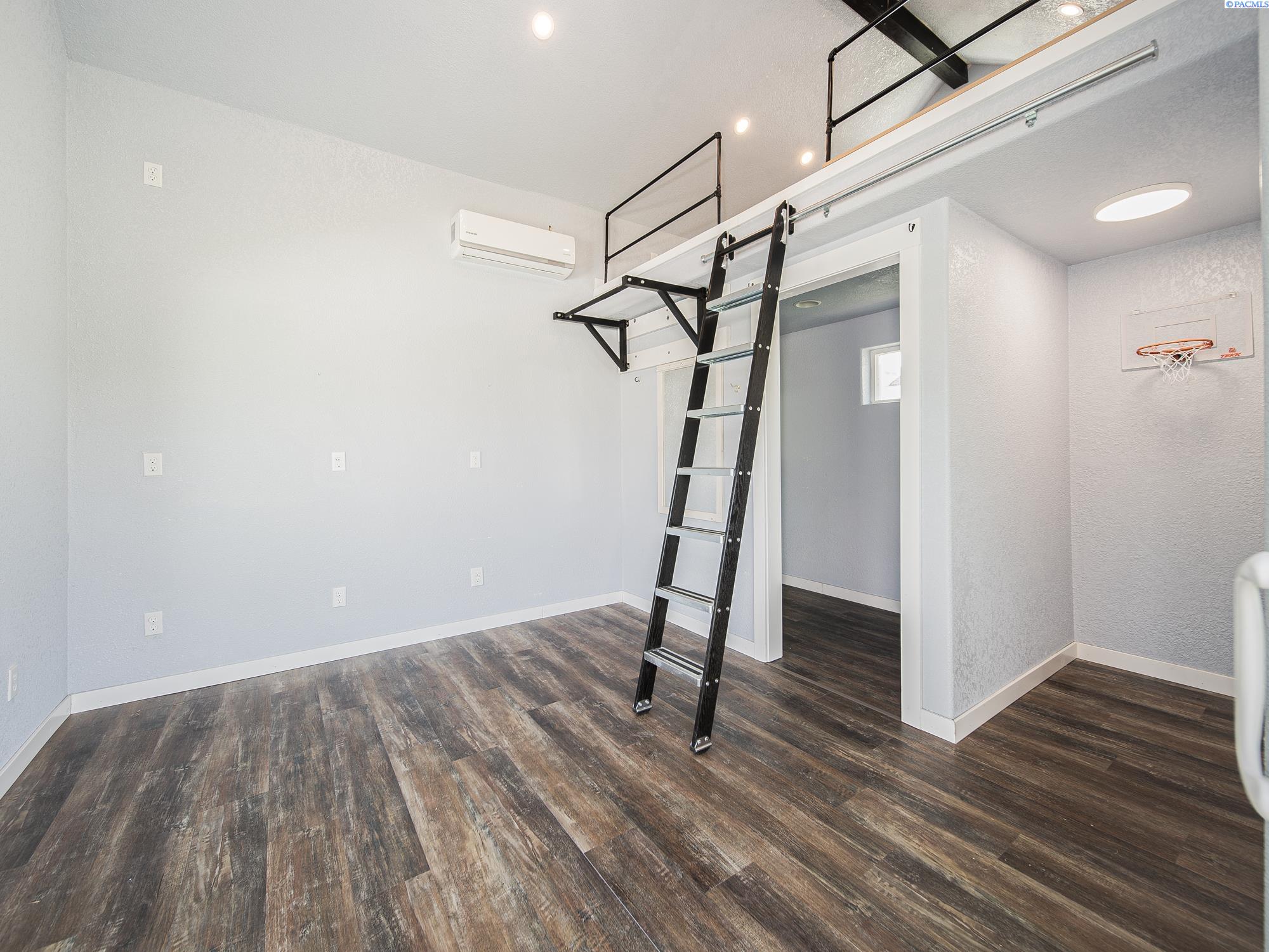 Pasco, Washington, 99301, United States, 4 Bedrooms Bedrooms, ,3 BathroomsBathrooms,Residential,For Sale,1933417