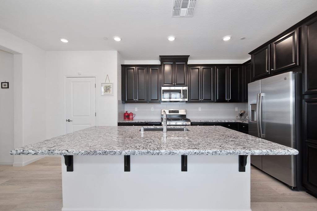 Roseville, California, 95747, United States, 3 Bedrooms Bedrooms, ,3 BathroomsBathrooms,Residential,For Sale,1795538