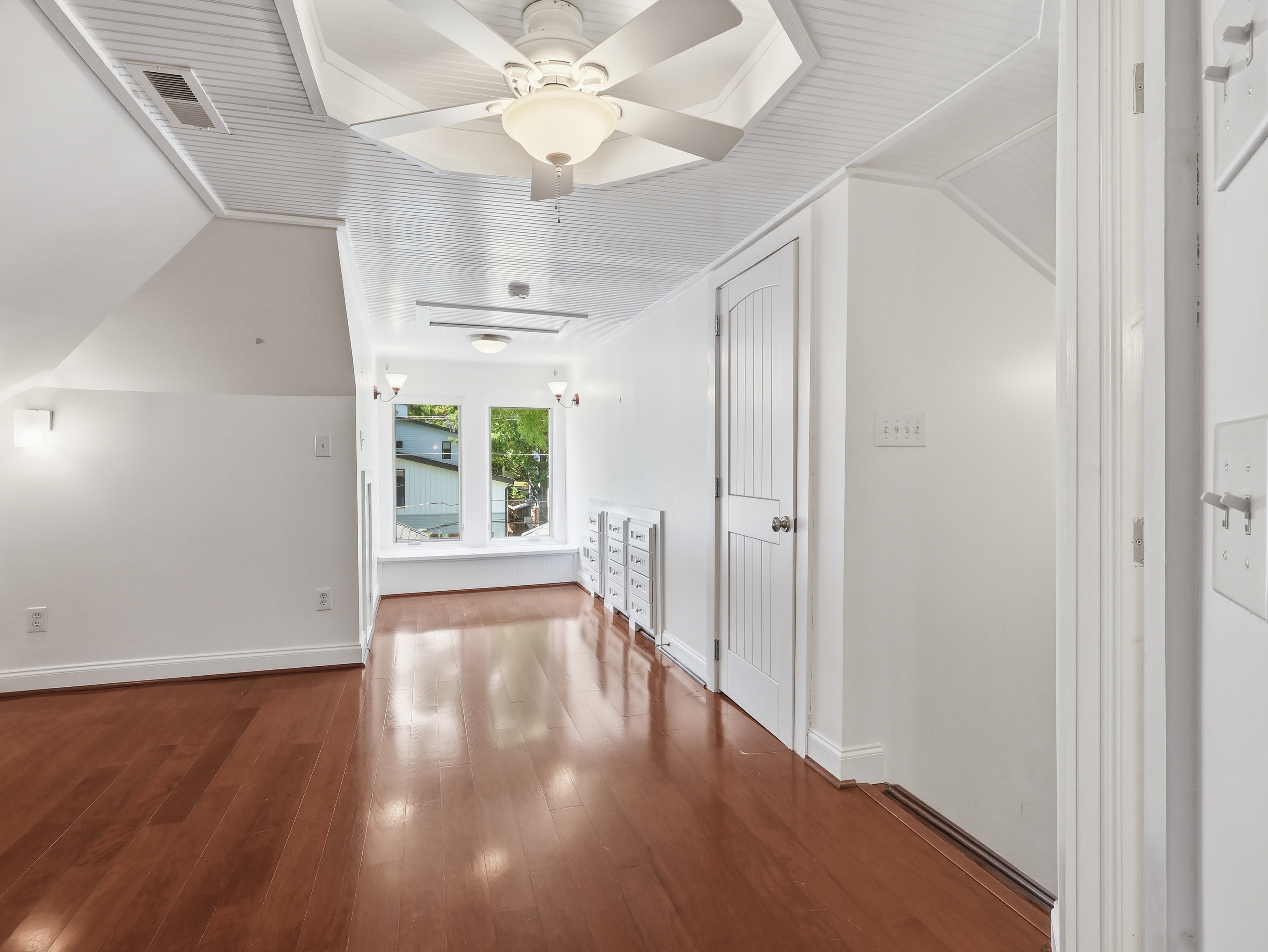  127 Forest Road, Raleigh, NC, 27605 - 物件實景