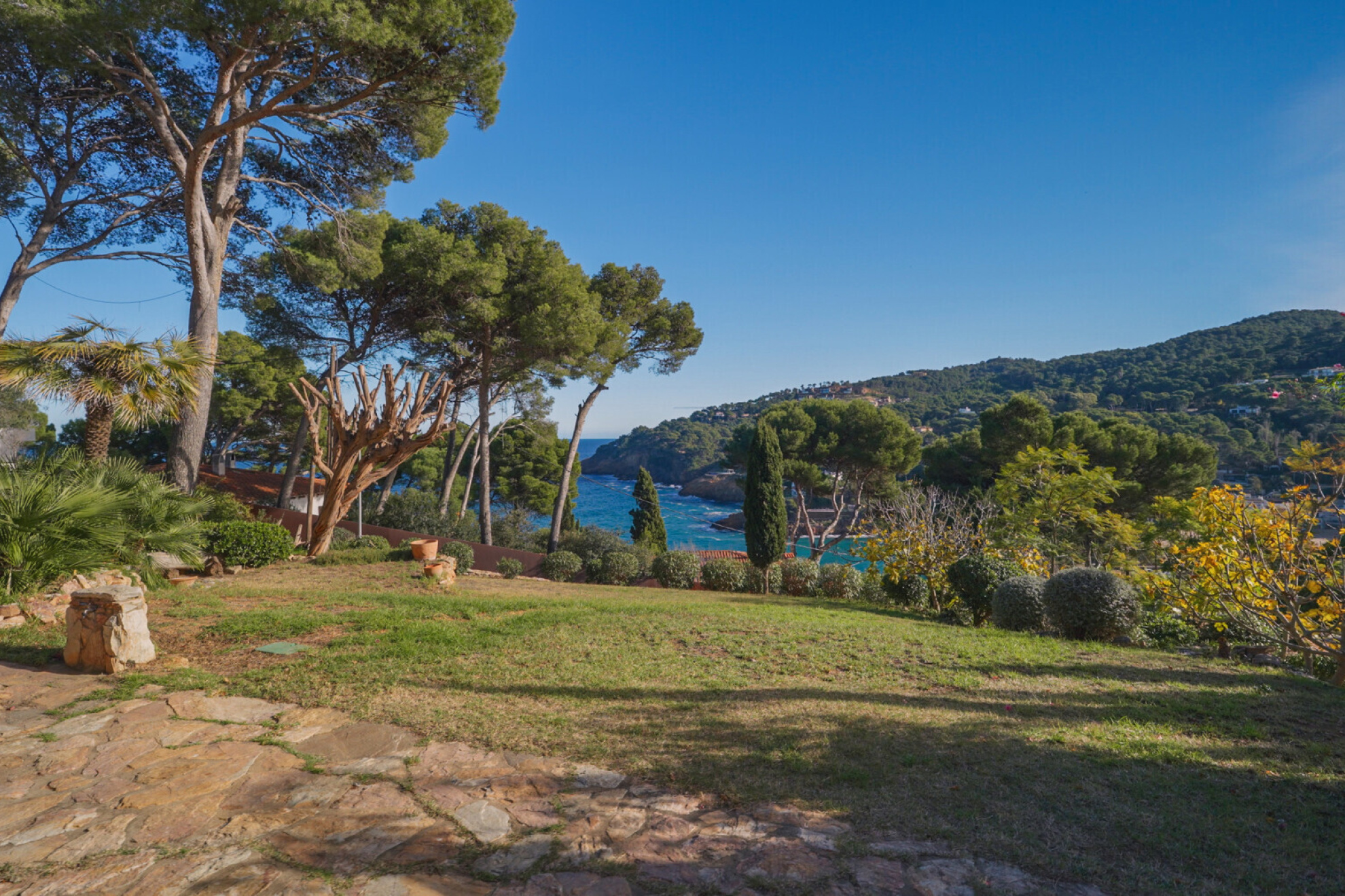  Unique property with sea views in Sa Riera, Begur - 物件實景