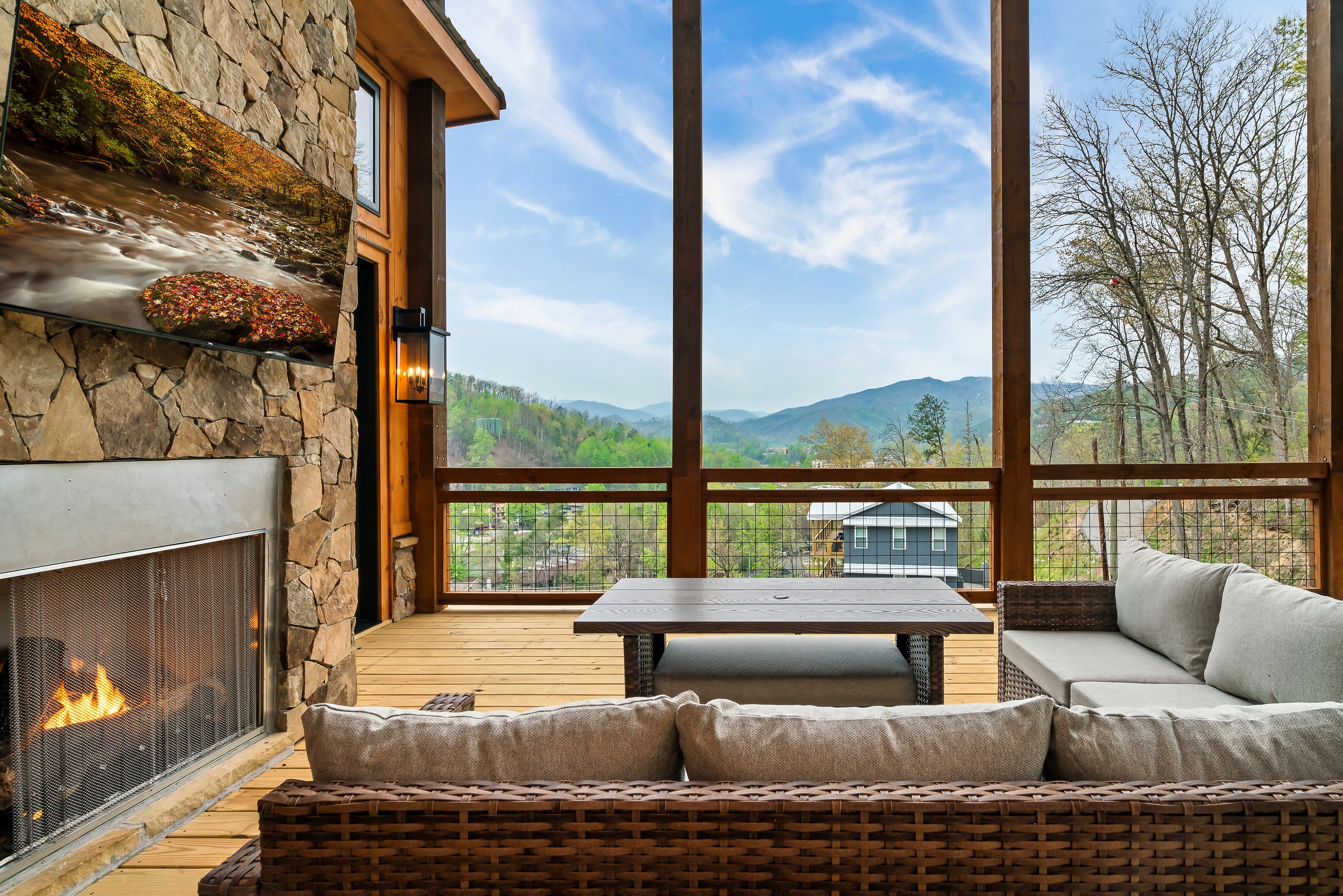 Gatlinburg, Tennessee, 37738, United States, 5 Bedrooms Bedrooms, ,4 BathroomsBathrooms,Residential,For Sale,1920322