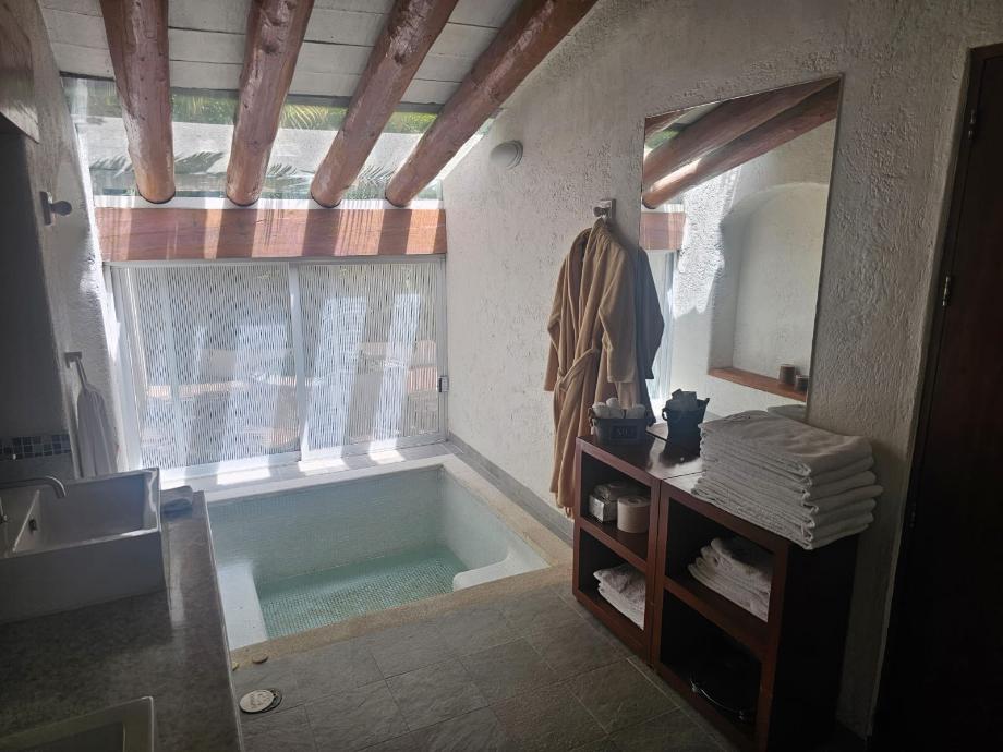 Crist?bal de Olid, Jiutepec, Morelos, 62564, Mexico, 4 Bedrooms Bedrooms, ,5 BathroomsBathrooms,Residential,For Sale,Crist?bal de Olid,1625302