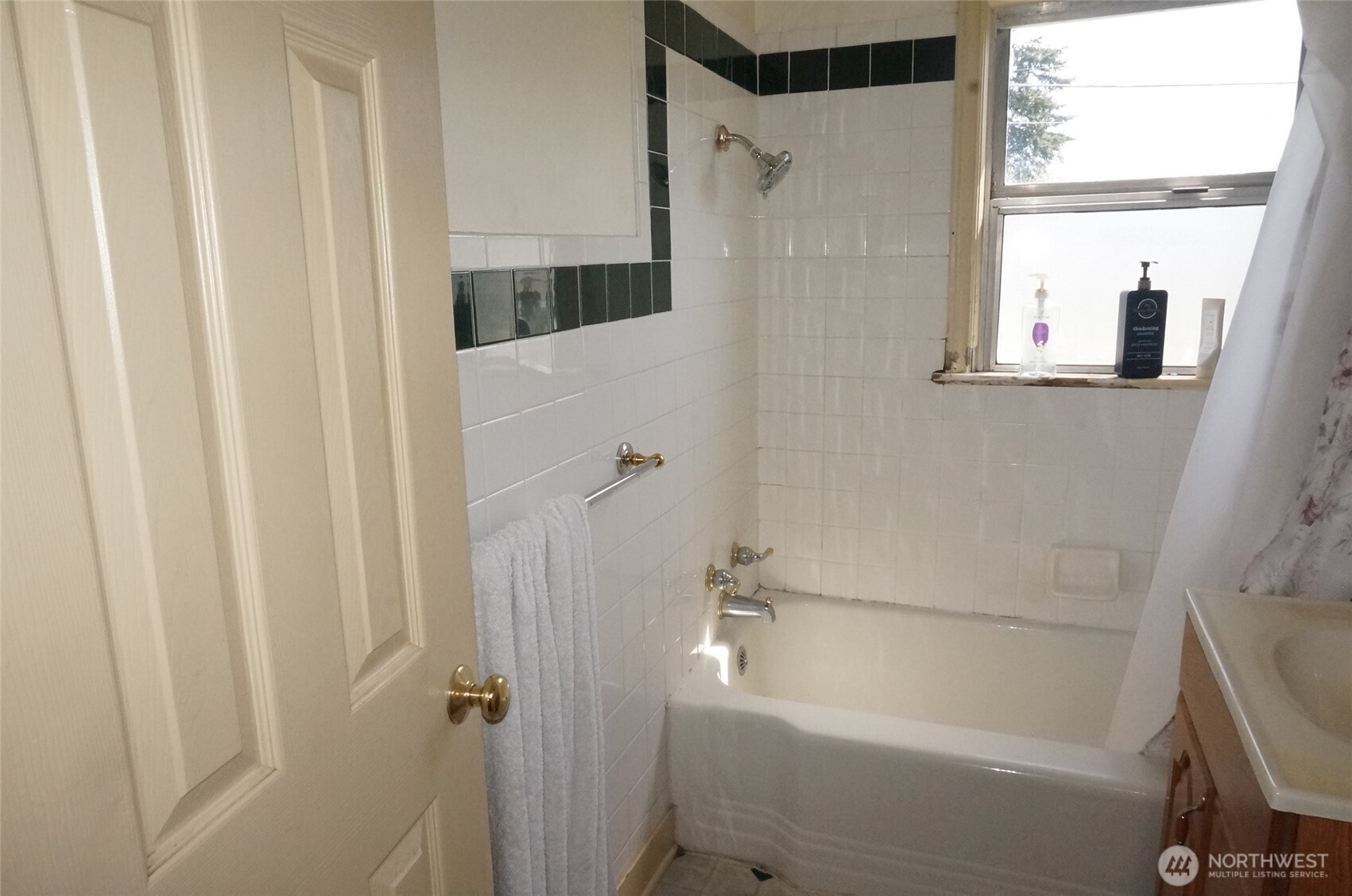 Burien, Washington, 98168, United States, 3 Bedrooms Bedrooms, ,1 BathroomBathrooms,Residential,For Sale,1899962