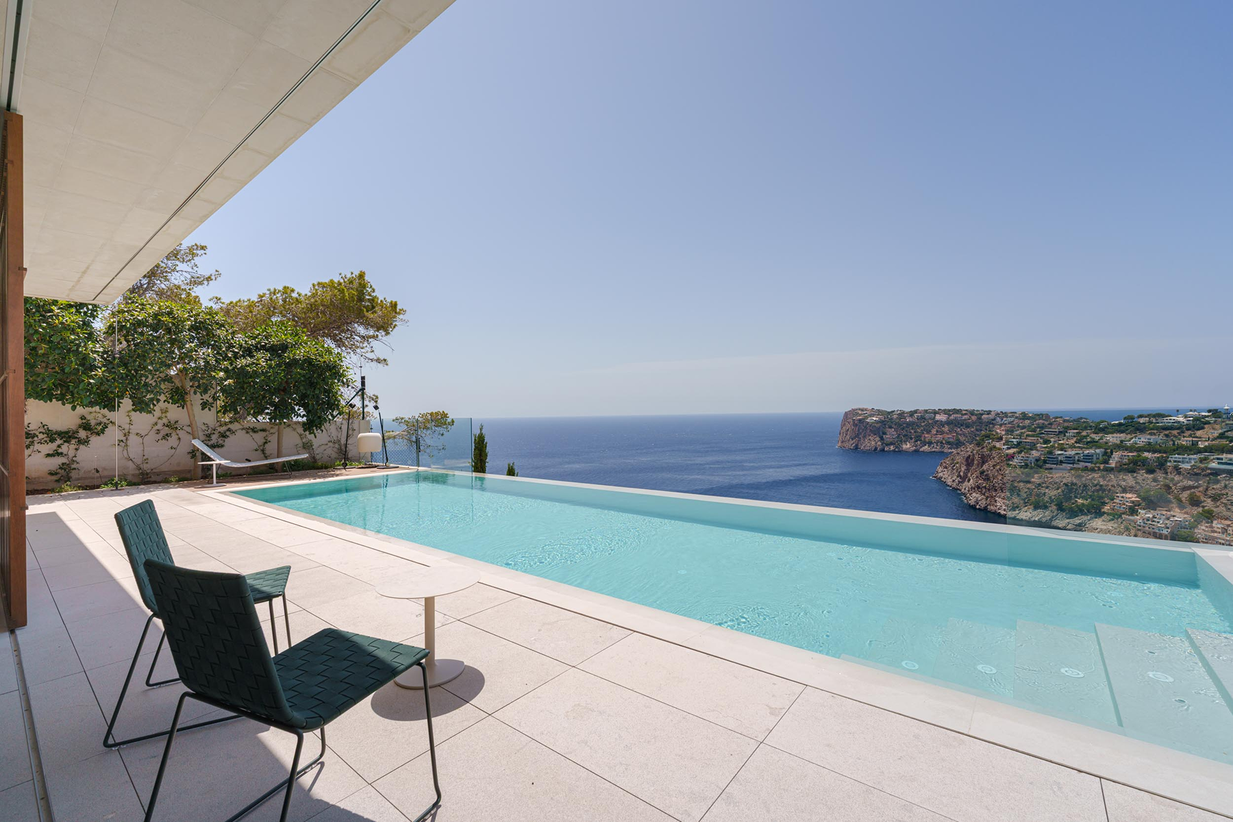  Newly built villa with sea views in Port d