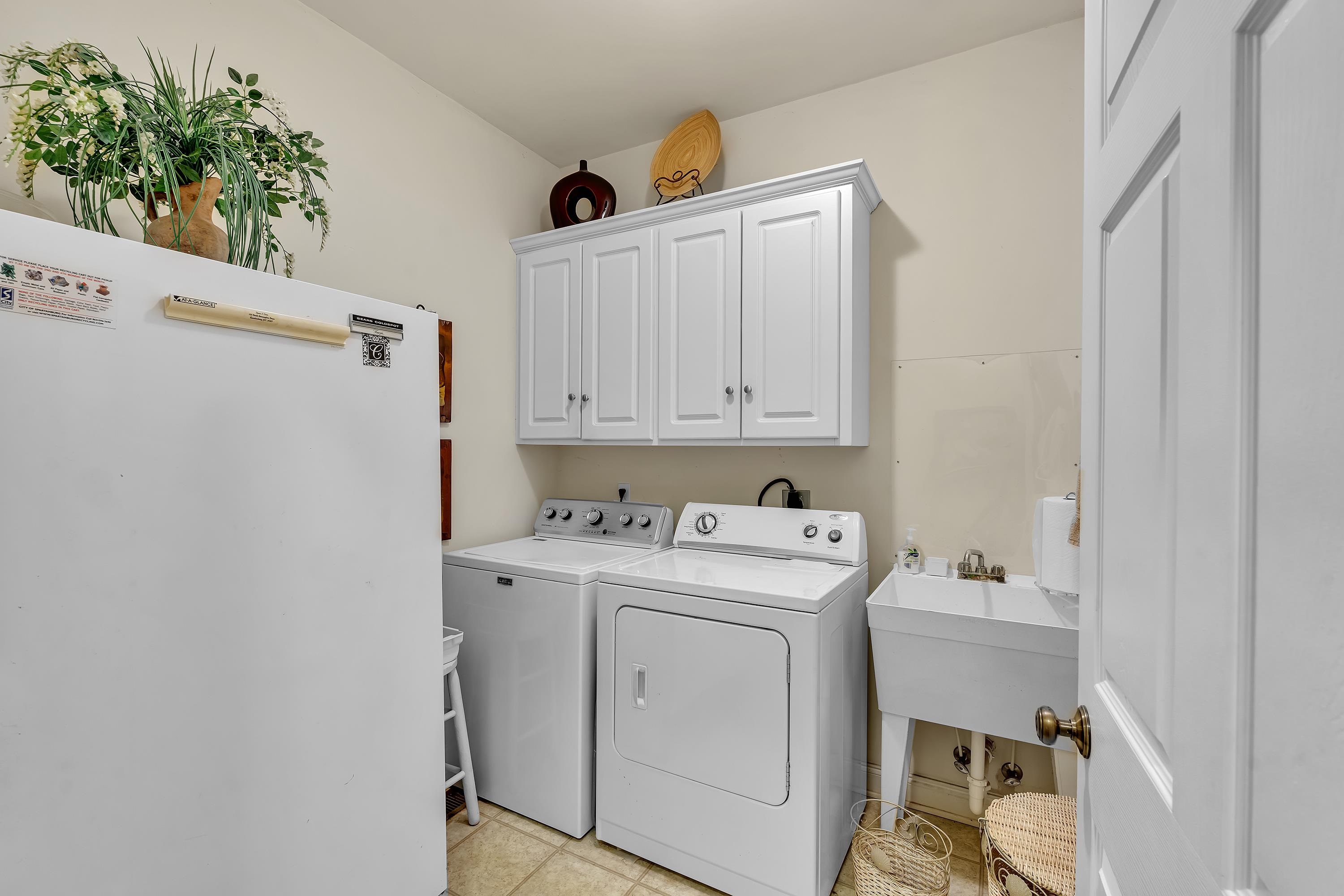 Spartanburg, South Carolina, 29307, United States, 4 Bedrooms Bedrooms, ,3 BathroomsBathrooms,Residential,For Sale,1926017