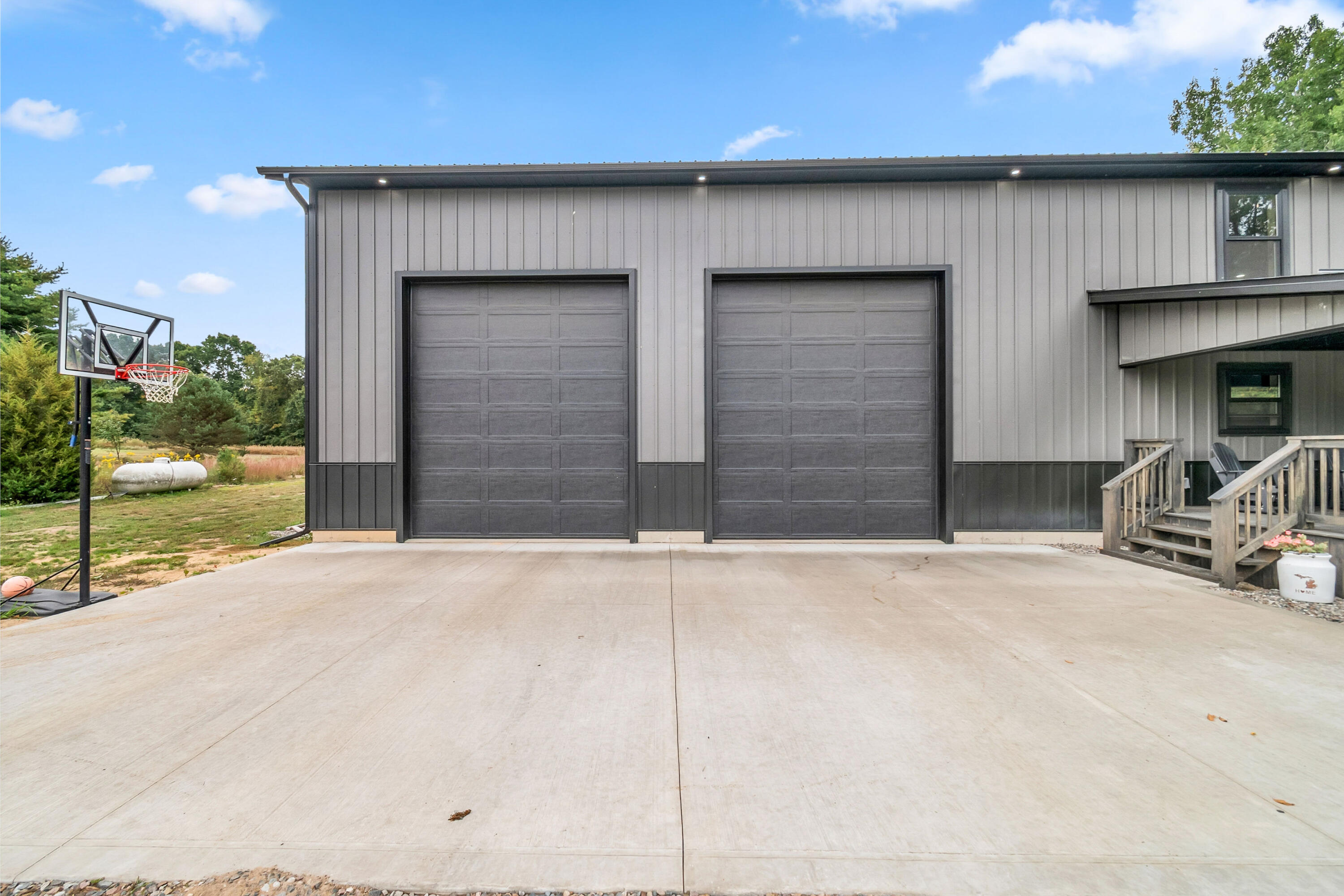 Quincy, Michigan, 49082, United States, 2 Bedrooms Bedrooms, ,3 BathroomsBathrooms,Residential,For Sale,1979767