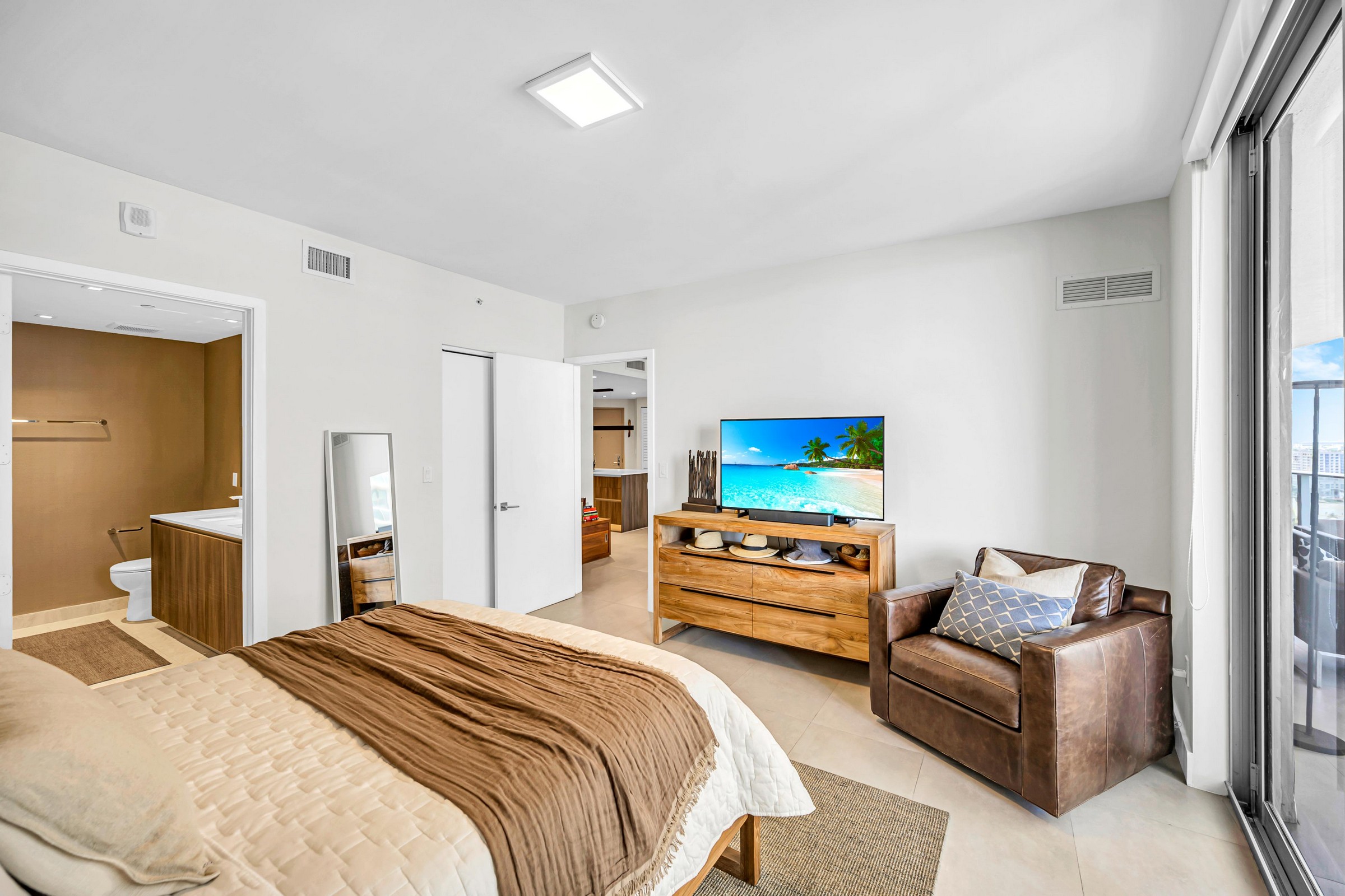  488 NE 18th St, Miami, FL, 33132 - 物件實景